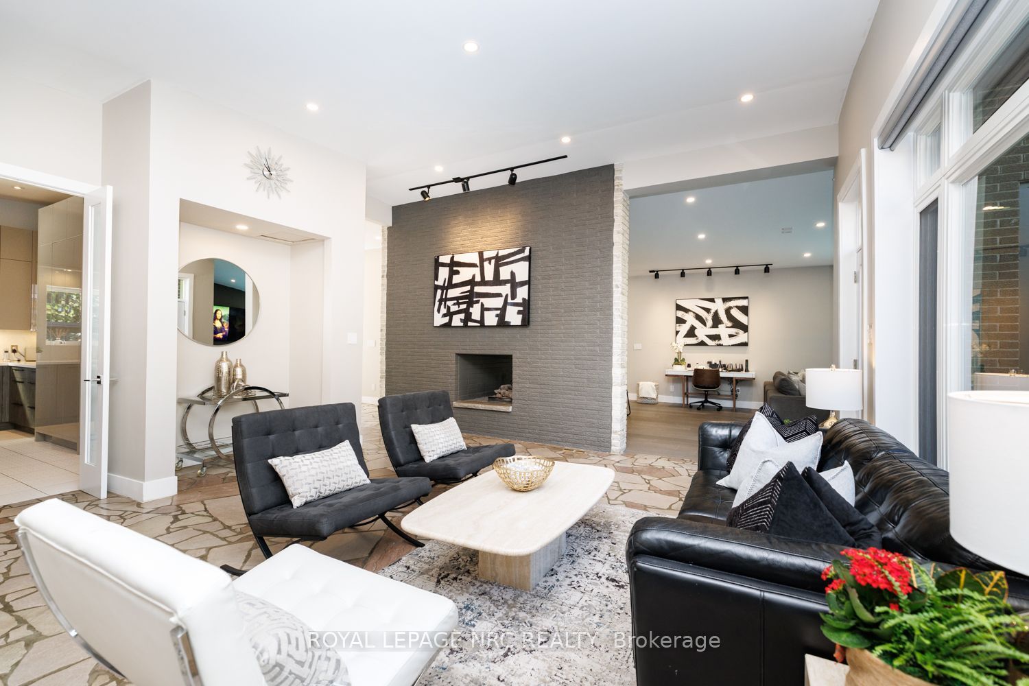 100 Marsdale Drive Property Photo 10