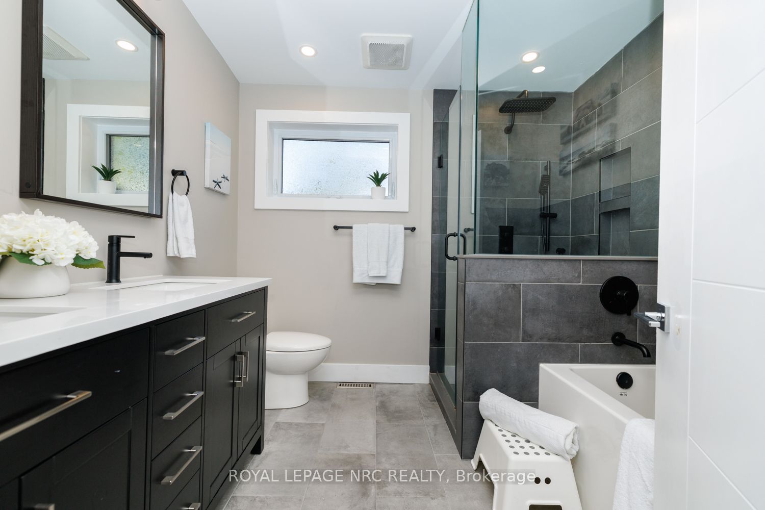 100 Marsdale Drive Property Photo 34