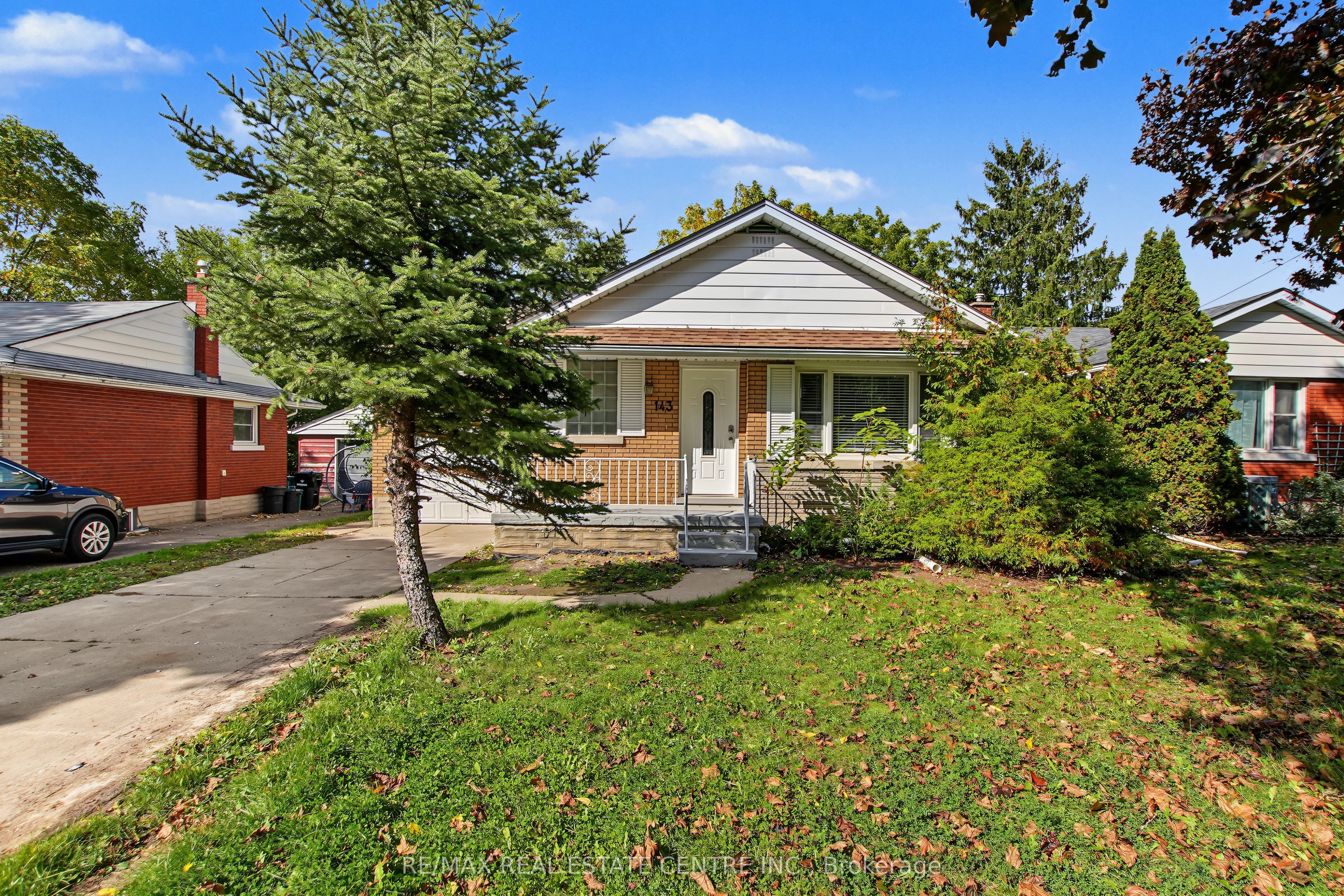 143 Elgin Crescent Property Photo 1