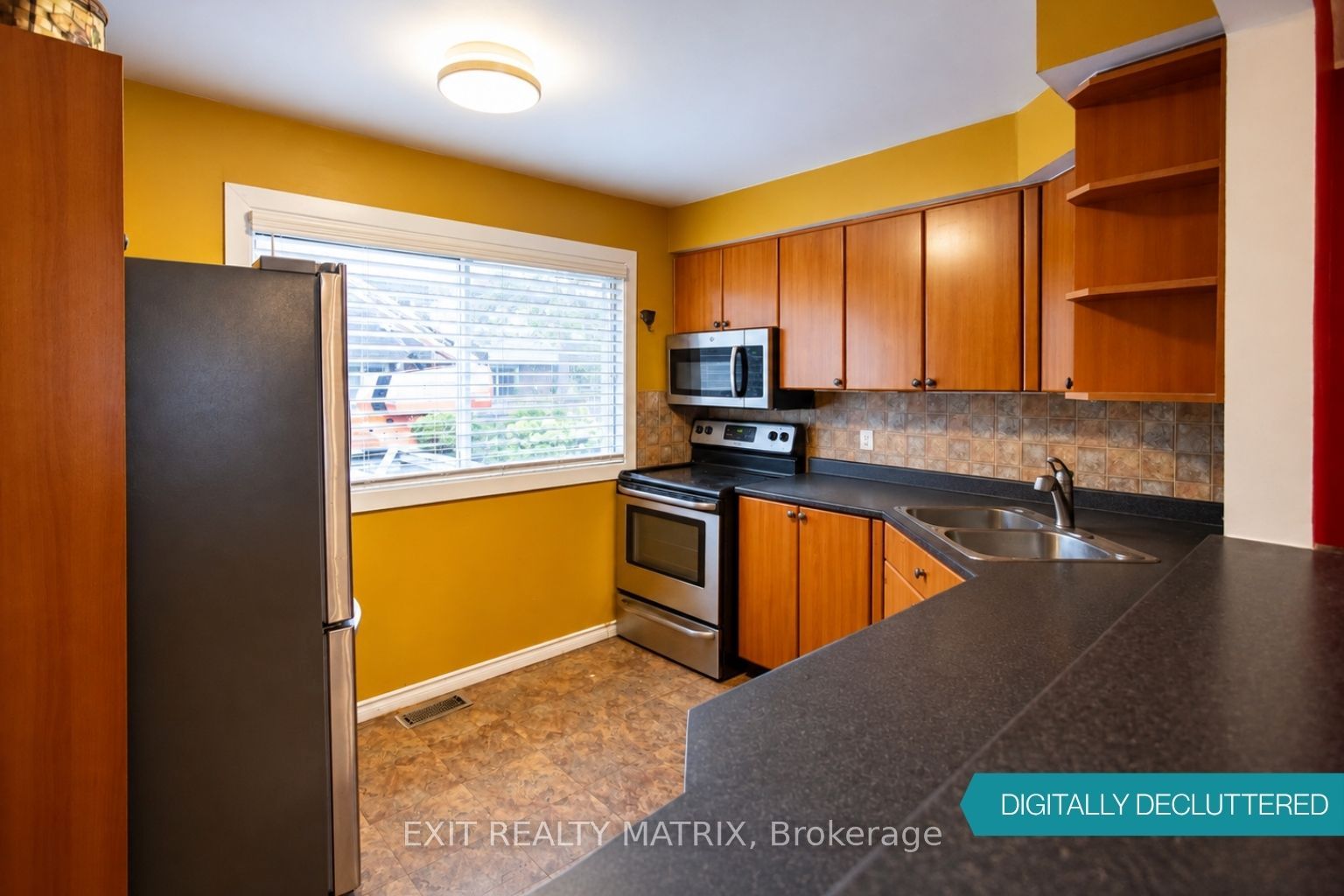 3006 Fairlea Crescent Property Photo 2