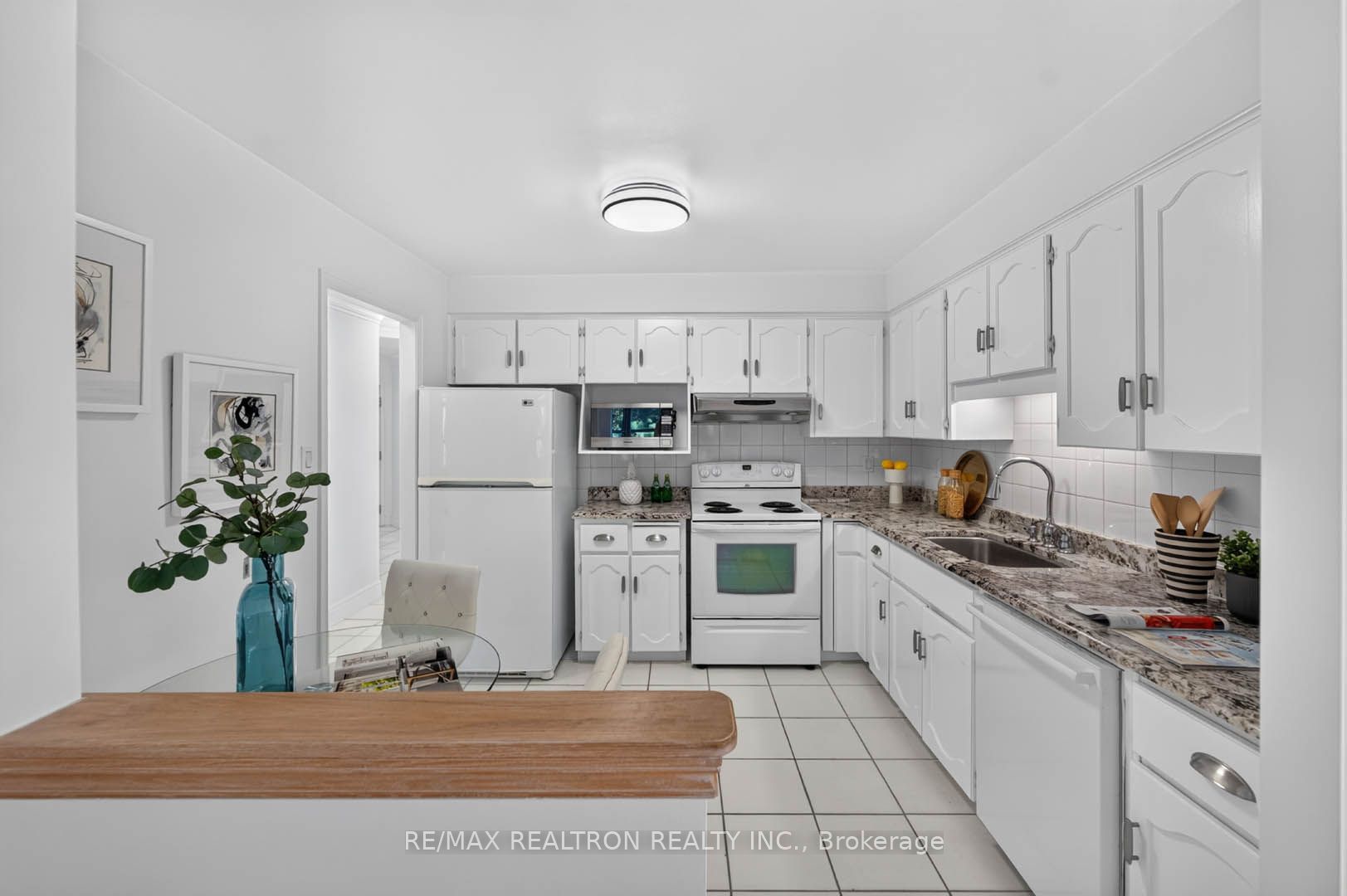 6 Village Green Boulevard 501 Property Photo 17
