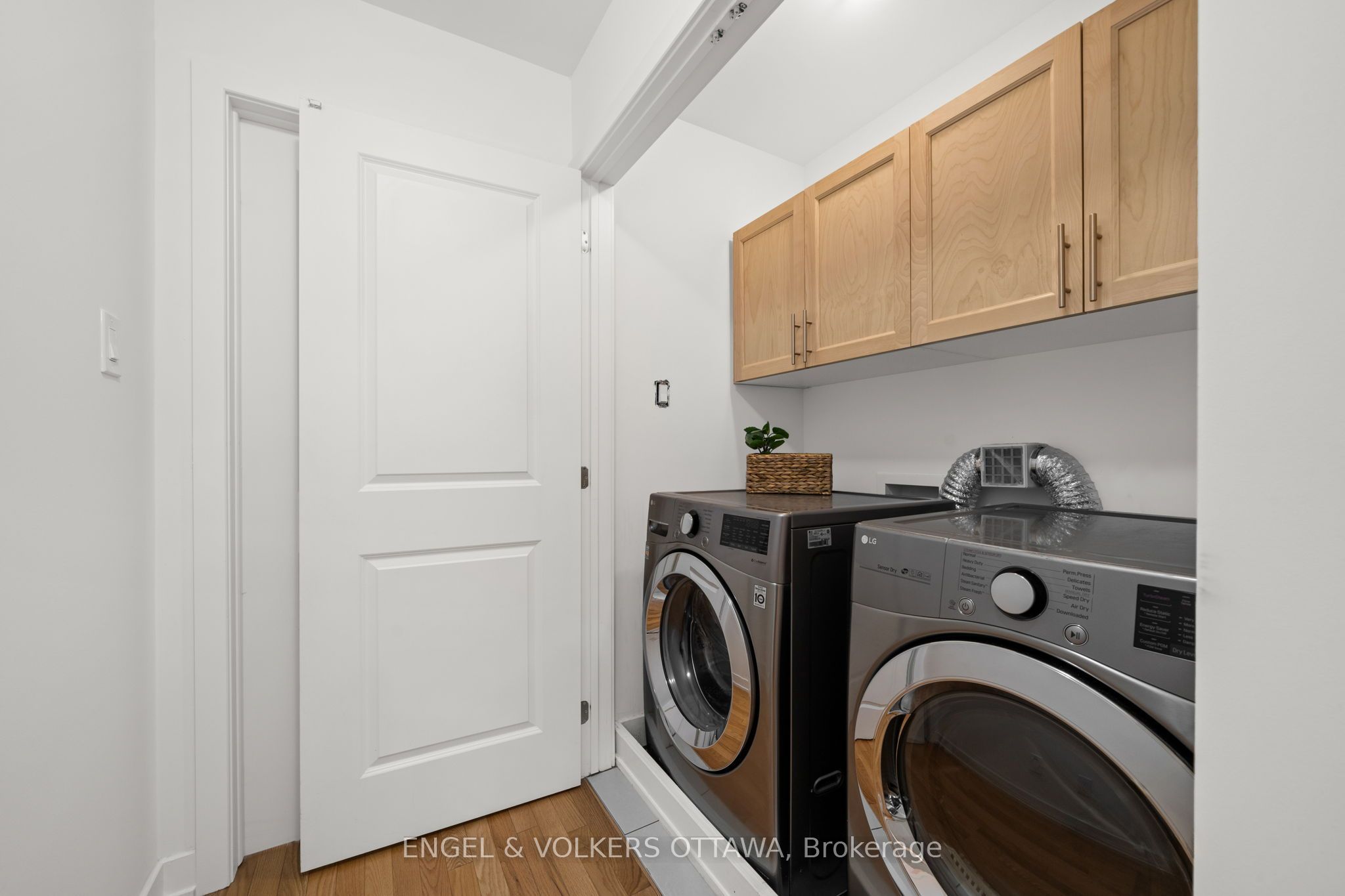 154 Winterhaven Drive Property Photo 32