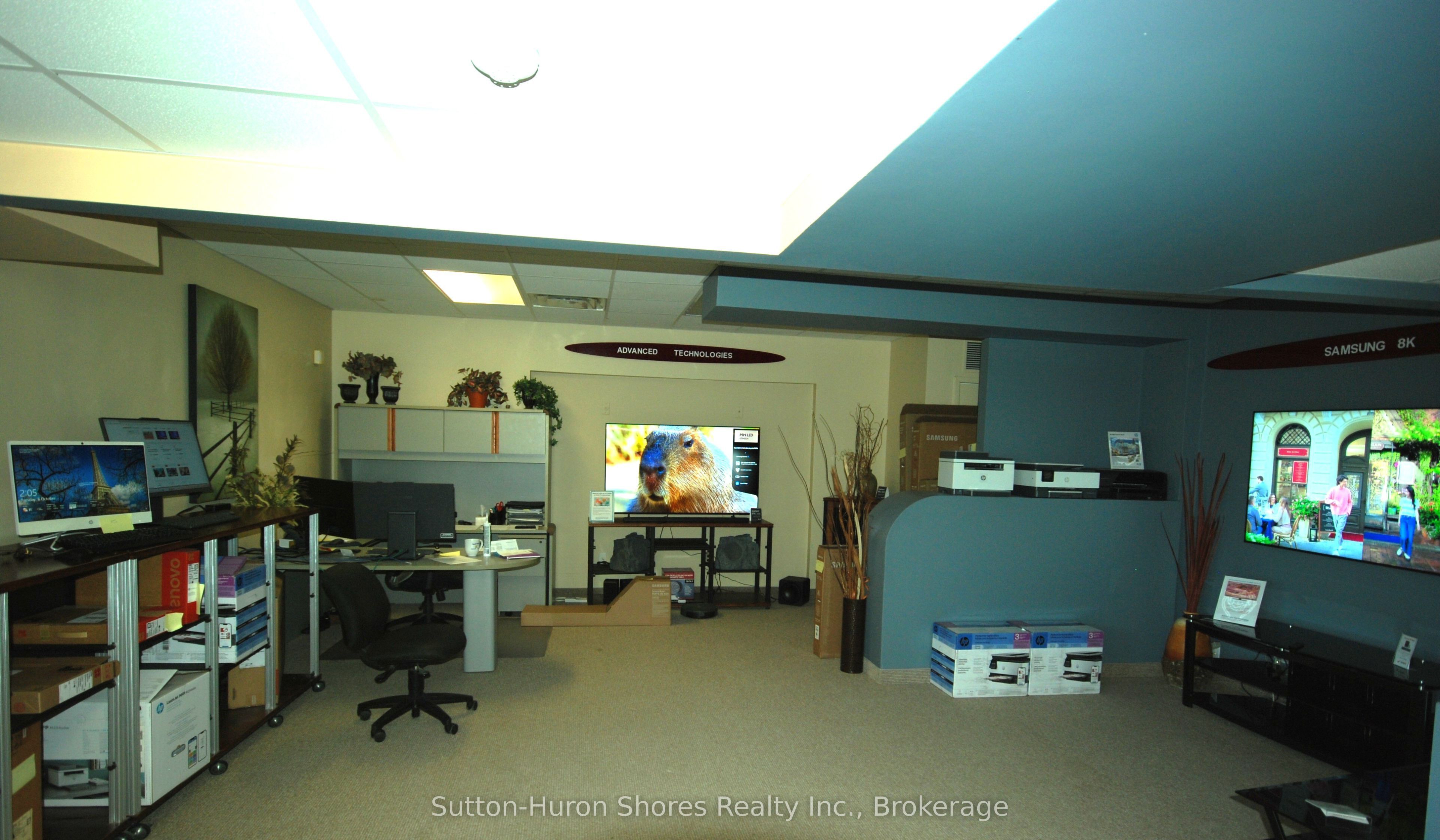 221 Adelaide Street Property Photo 4