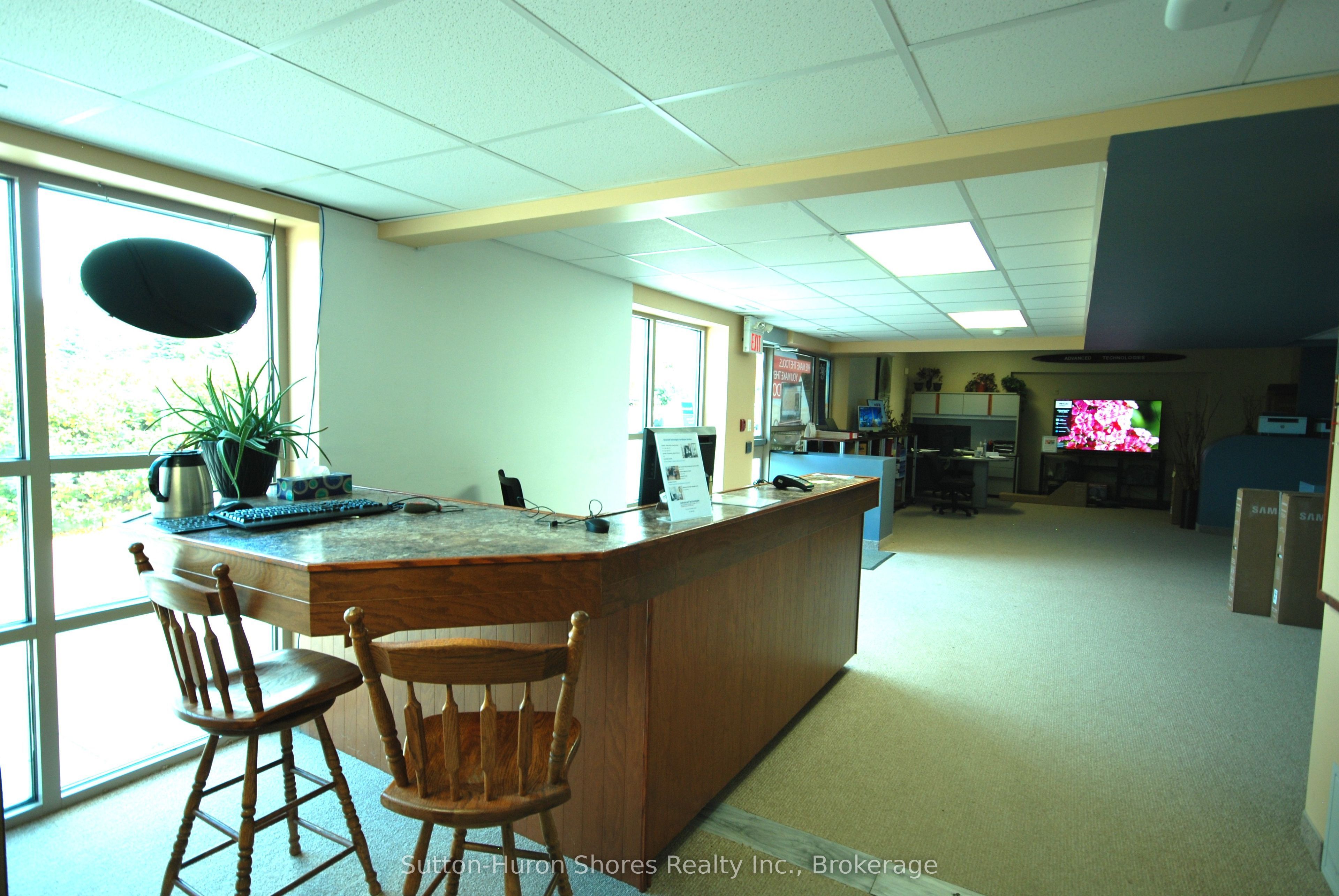 221 Adelaide Street Property Photo 5