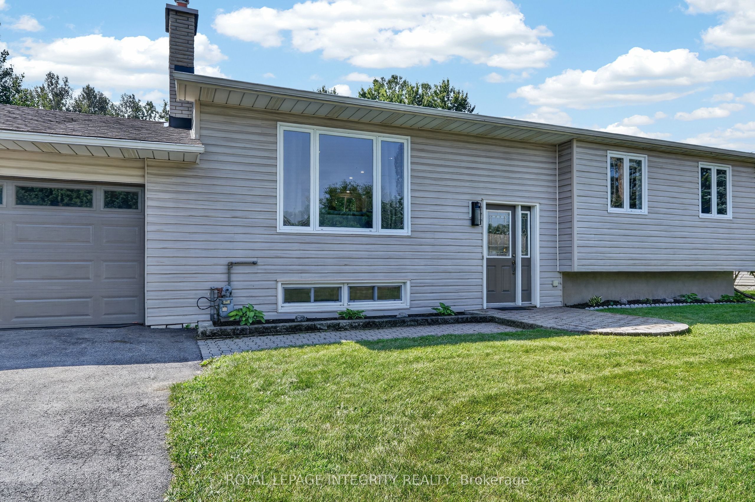 195 Francois Street Property Photo 4