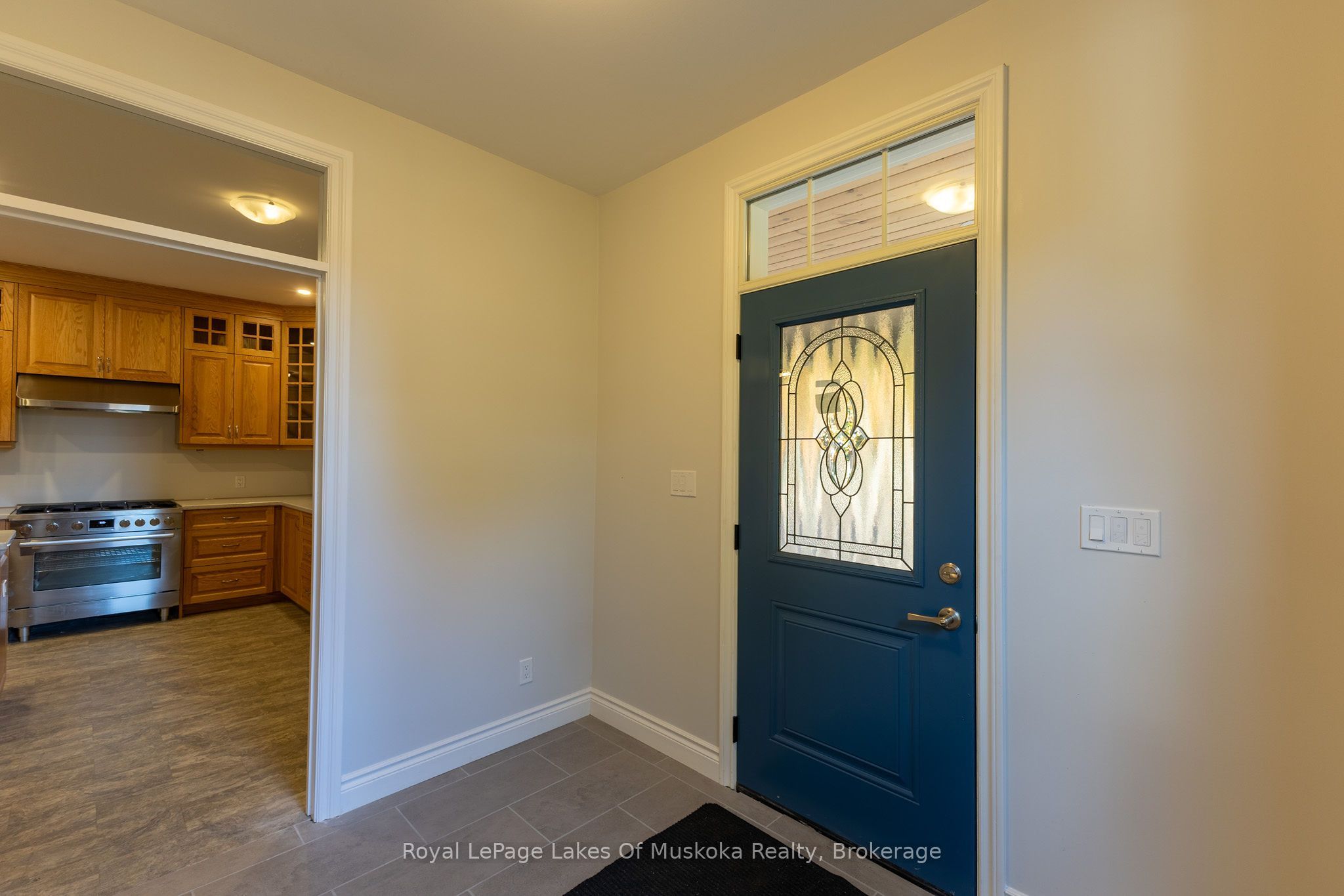 455 Wellington Street Property Photo 13