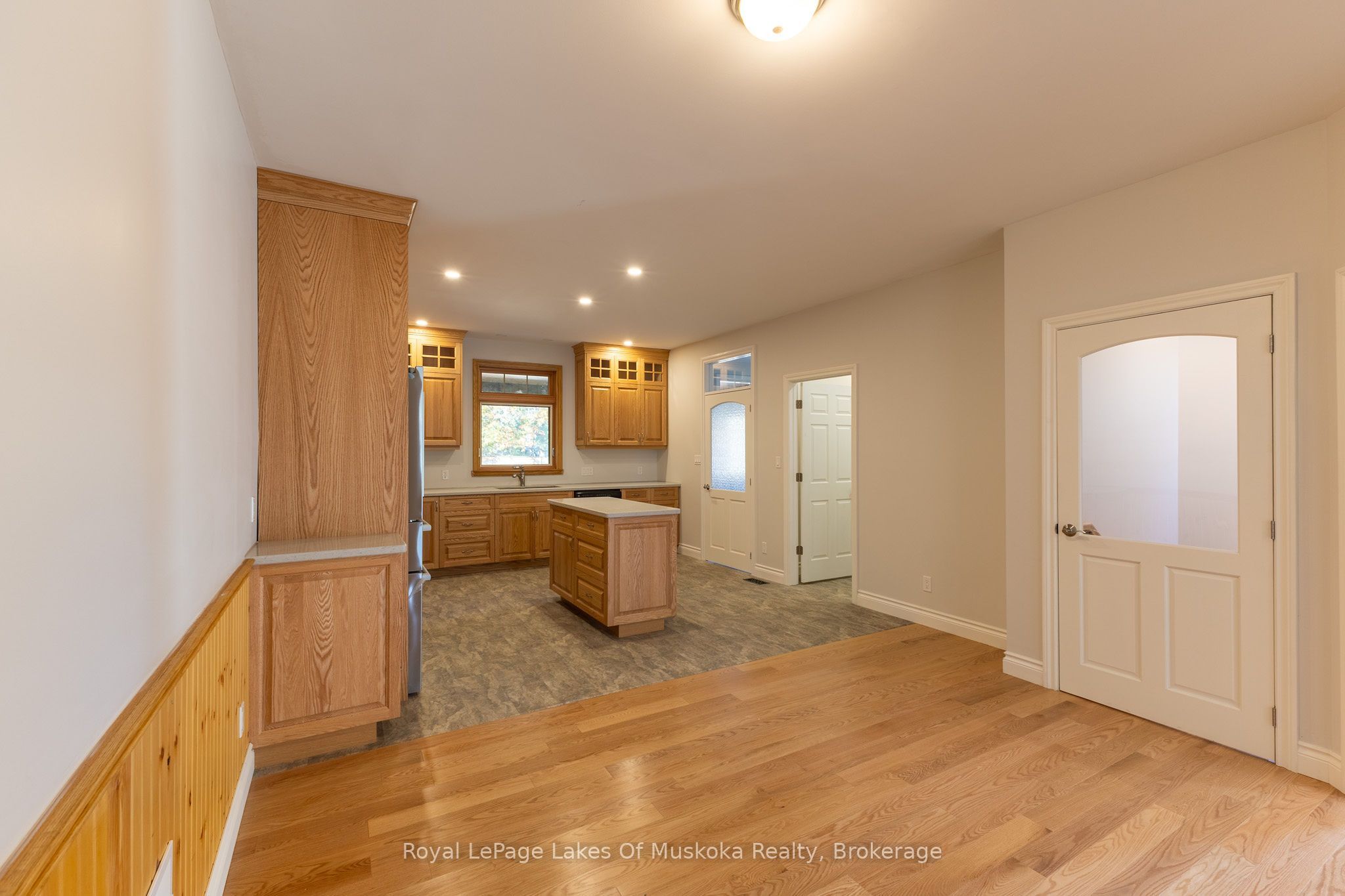 455 Wellington Street Property Photo 16
