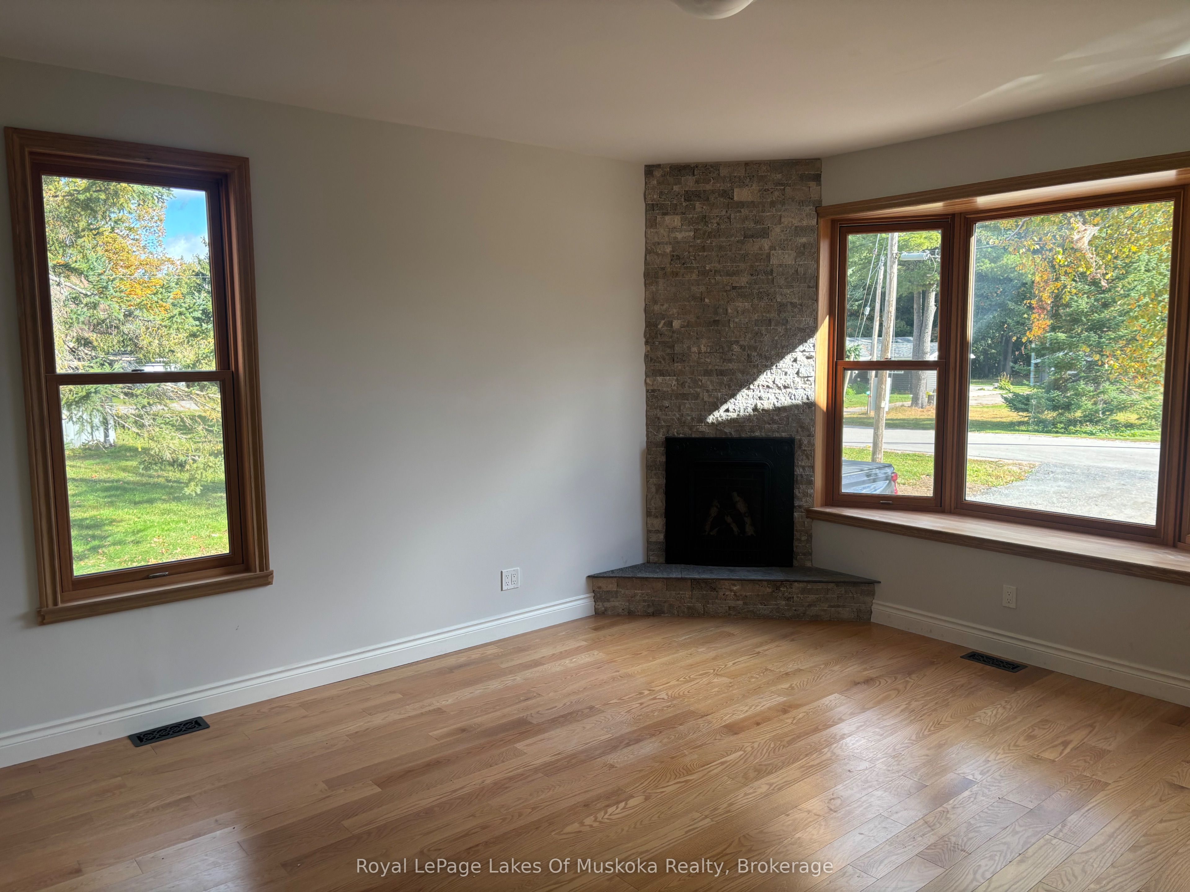455 Wellington Street Property Photo 23