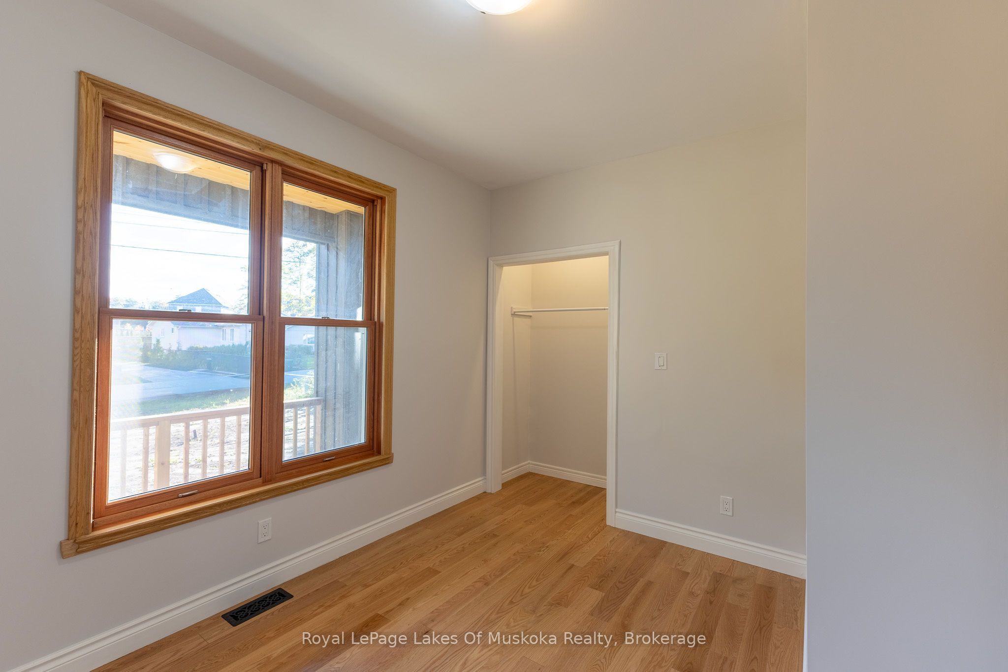 455 Wellington Street Property Photo 26