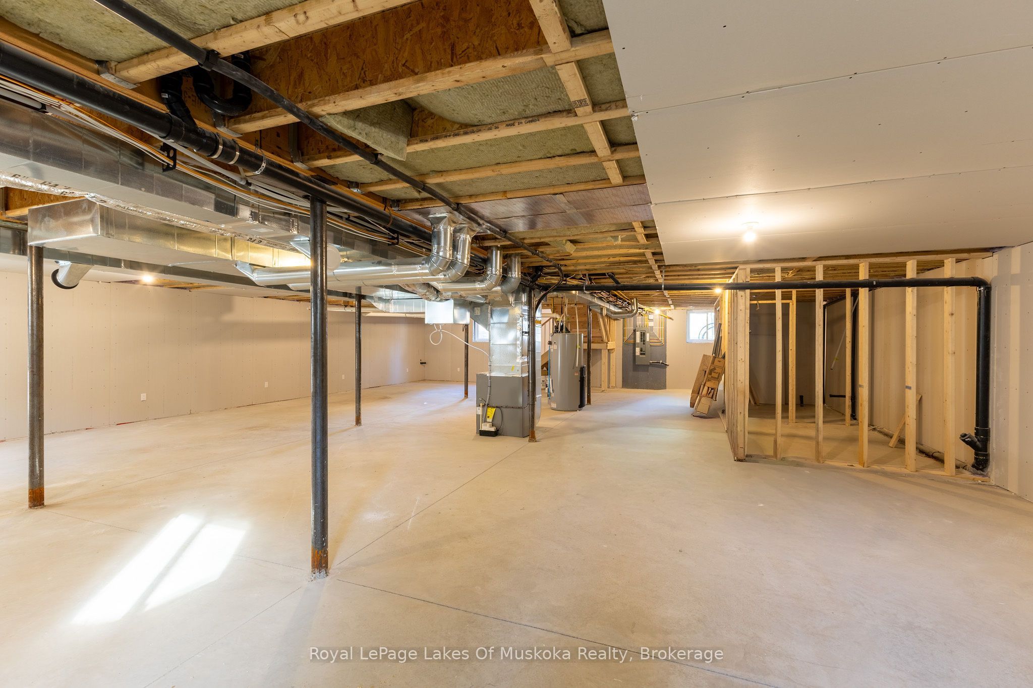 455 Wellington Street Property Photo 37