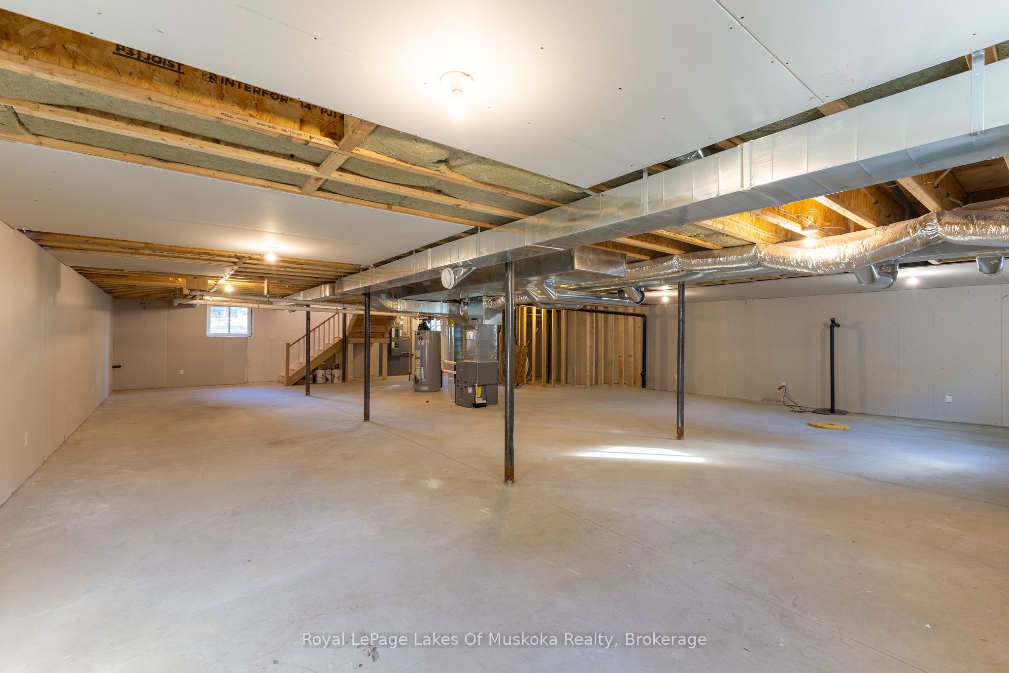 455 Wellington Street Property Photo 38