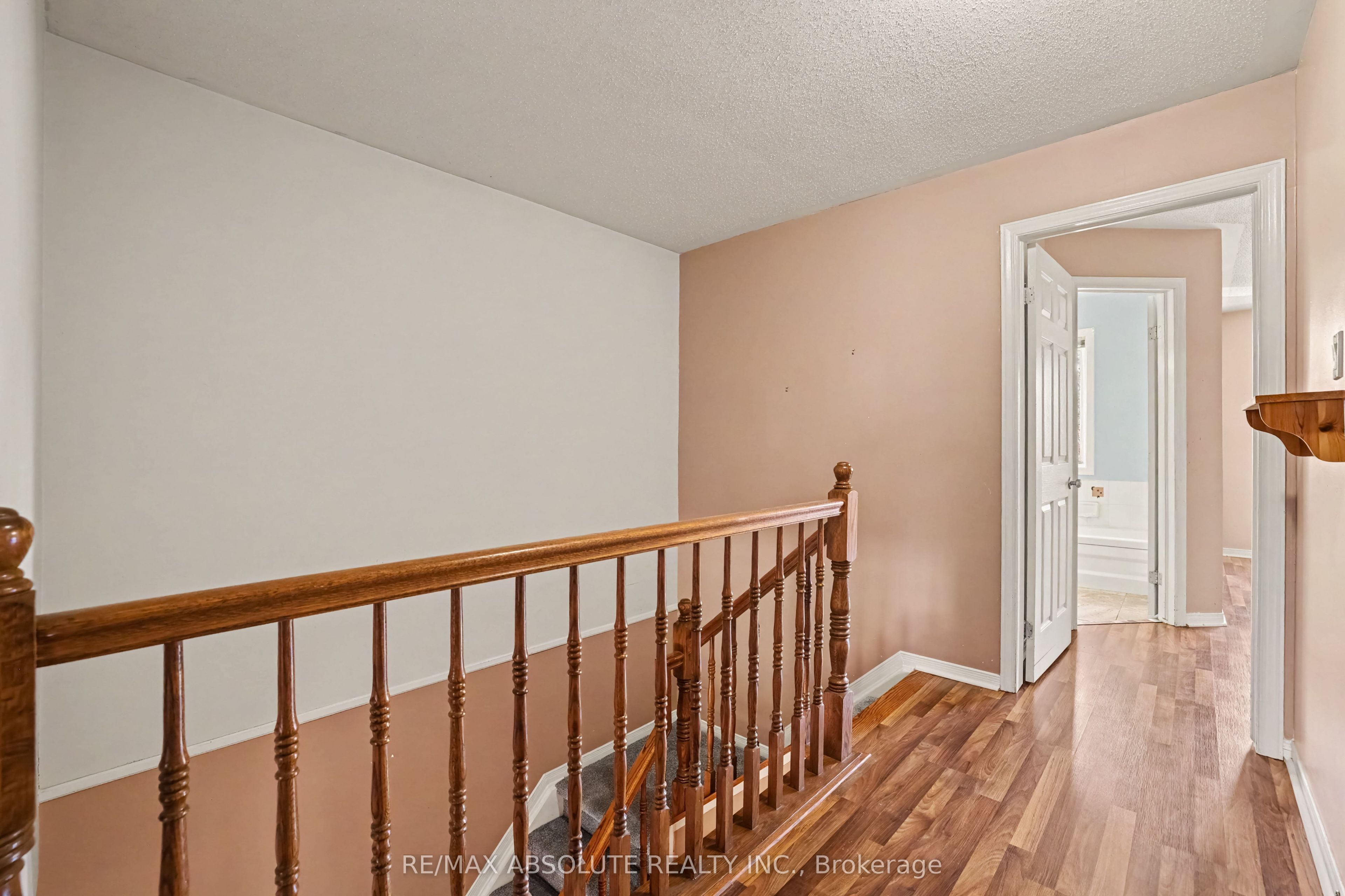 42 Roblyn Way Property Photo 15