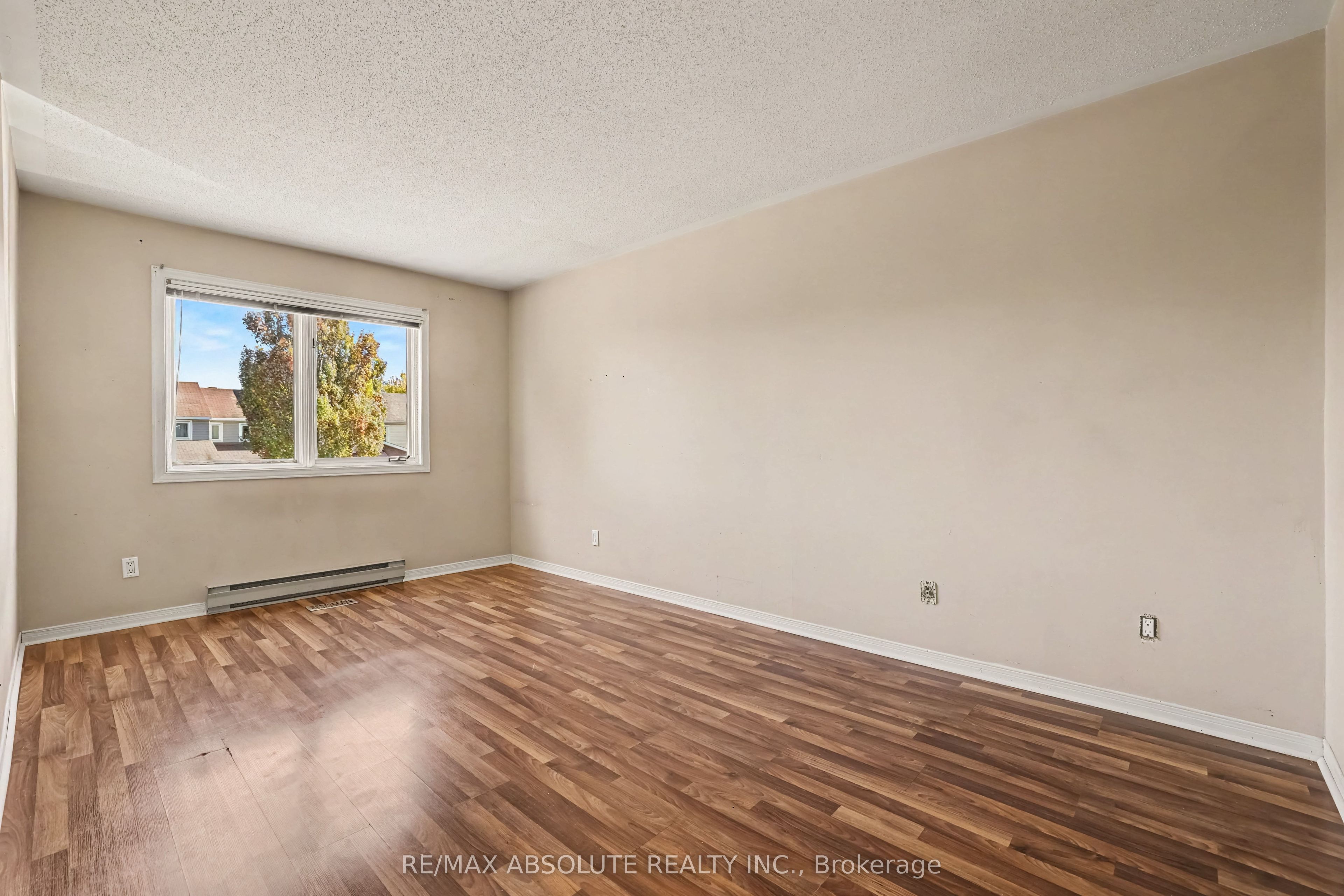 42 Roblyn Way Property Photo 18