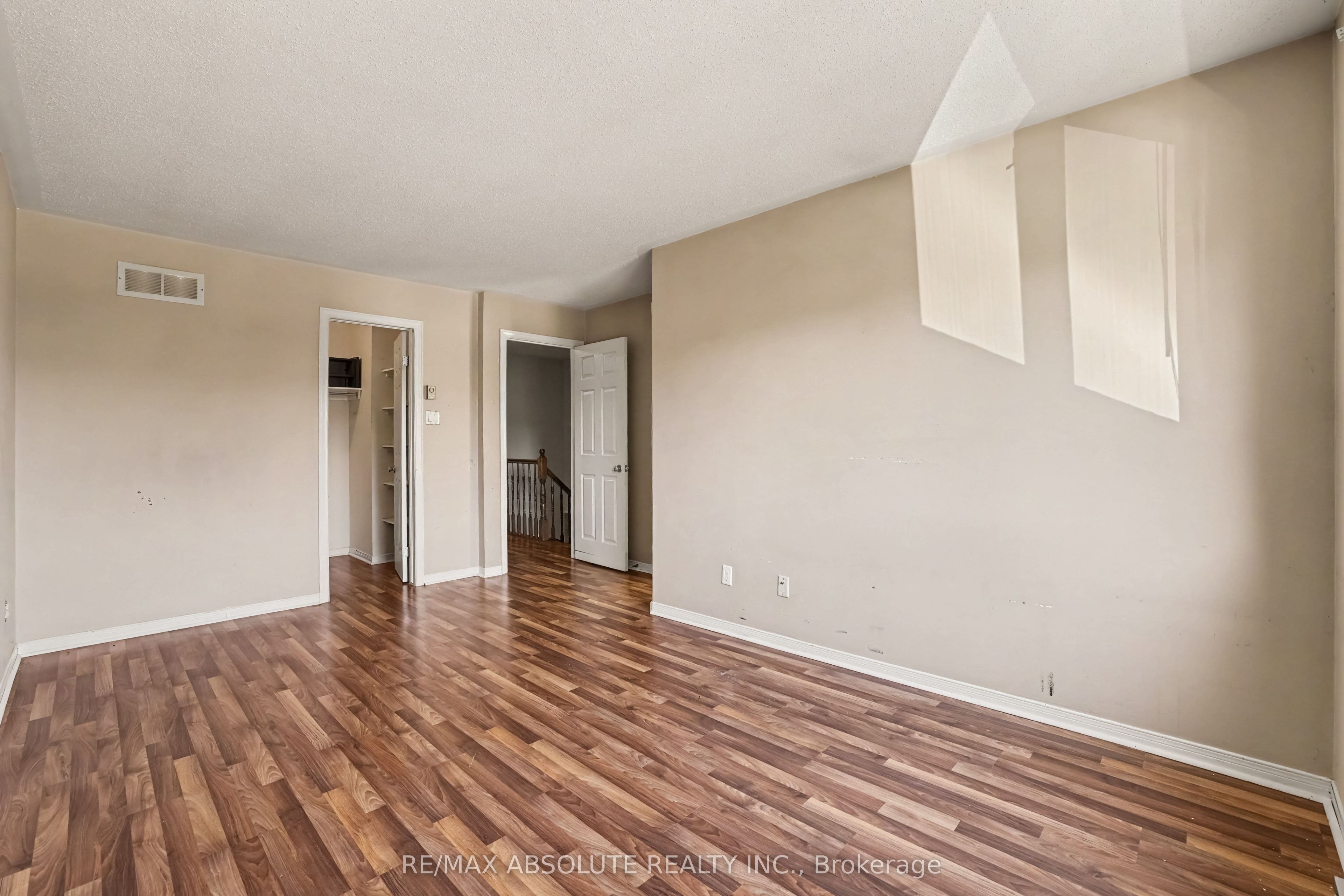 42 Roblyn Way Property Photo 22