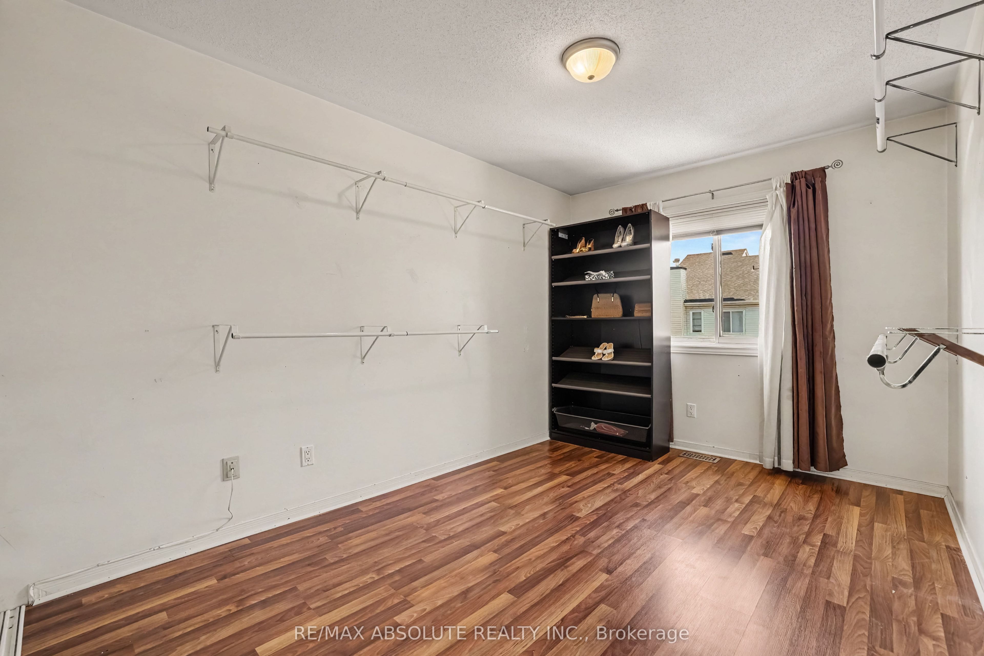 42 Roblyn Way Property Photo 25