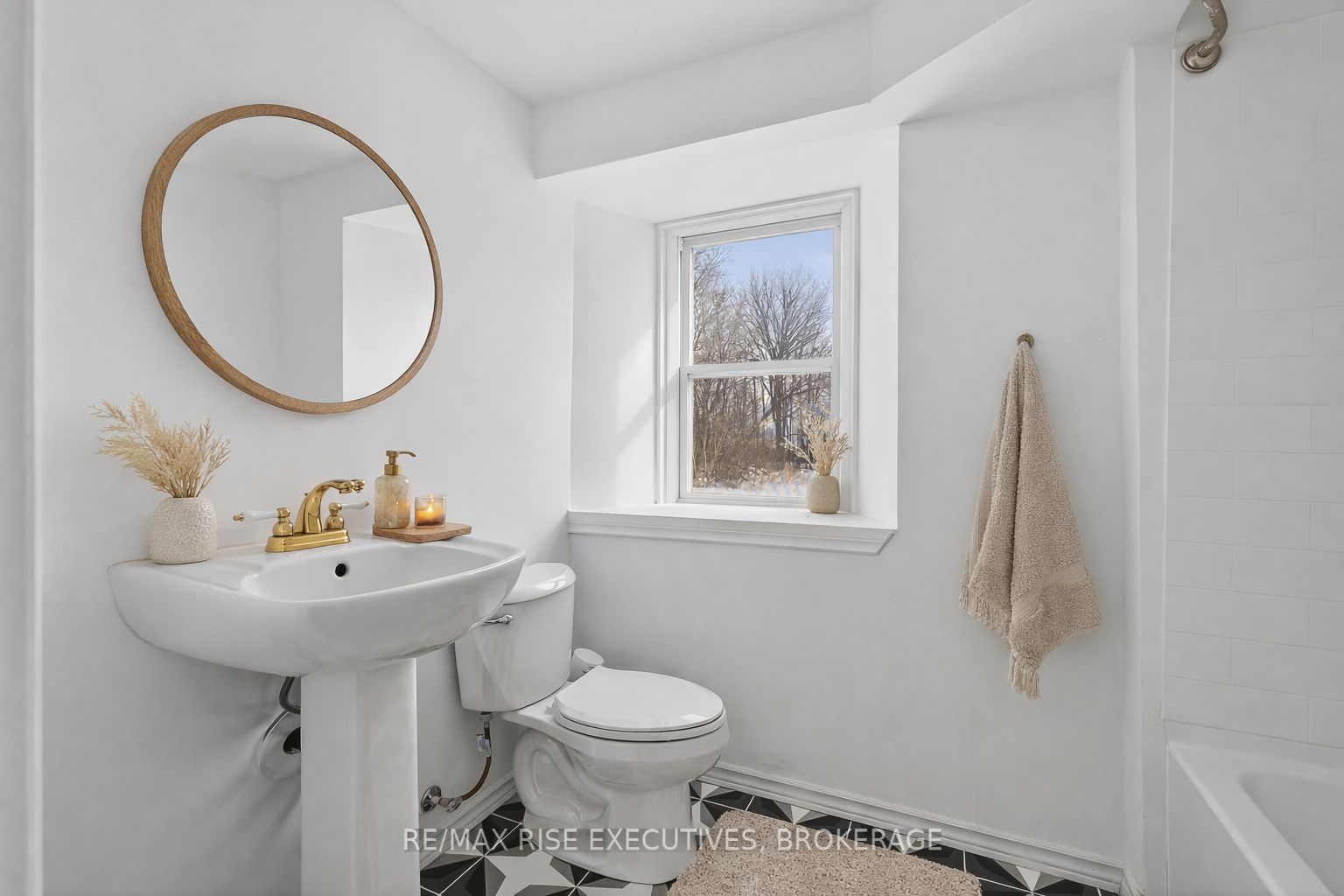 750 Moira Road Property Photo 23
