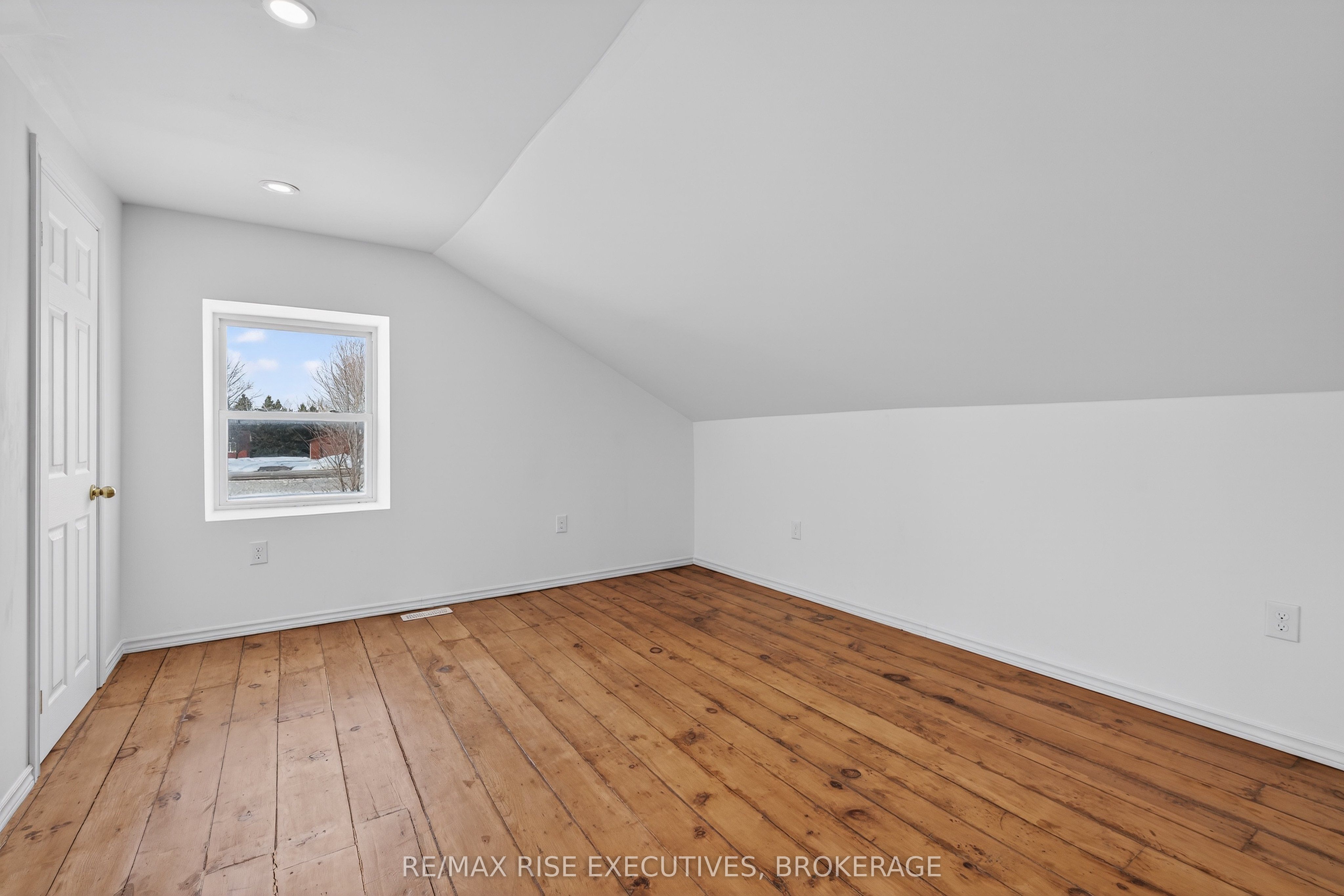 750 Moira Road Property Photo 25