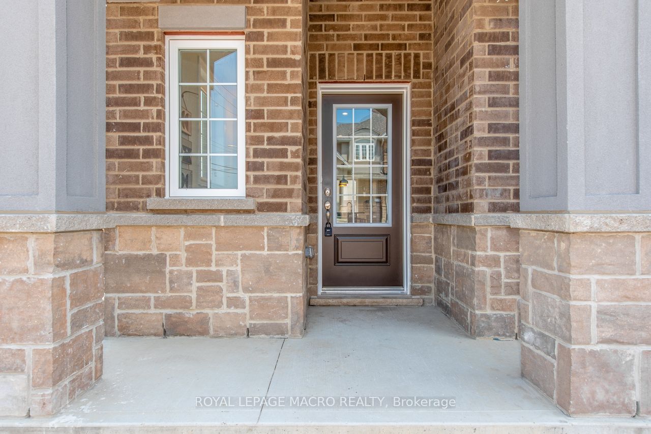 55 Linden Park Lane Property Photo 4