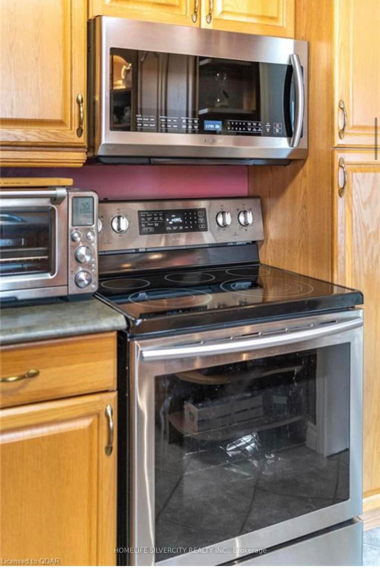 327 Victoria Avenue Property Photo 5