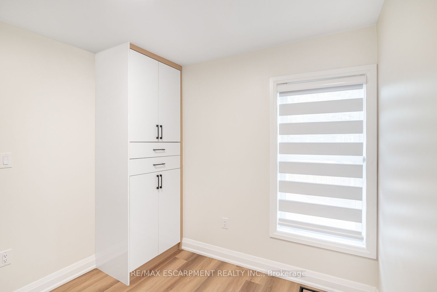 250 Rosslyn Avenue N Property Photo 20