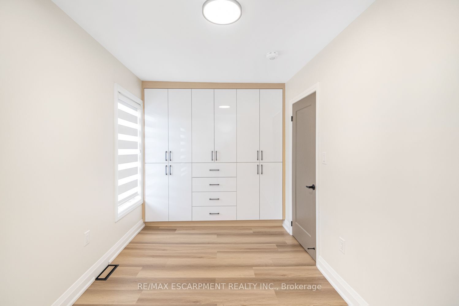 250 Rosslyn Avenue N Property Photo 22