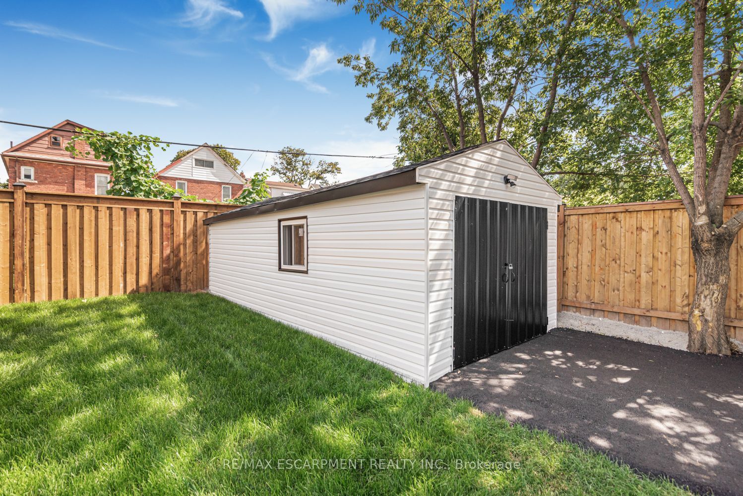 250 Rosslyn Avenue N Property Photo 38