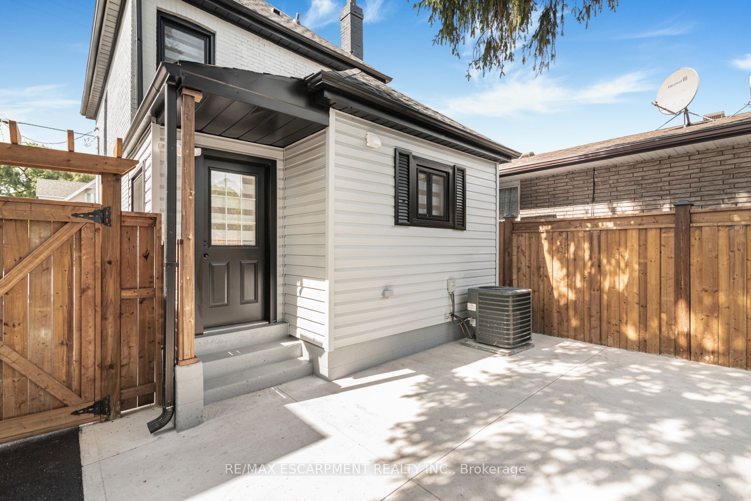 250 Rosslyn Avenue N Property Photo 41