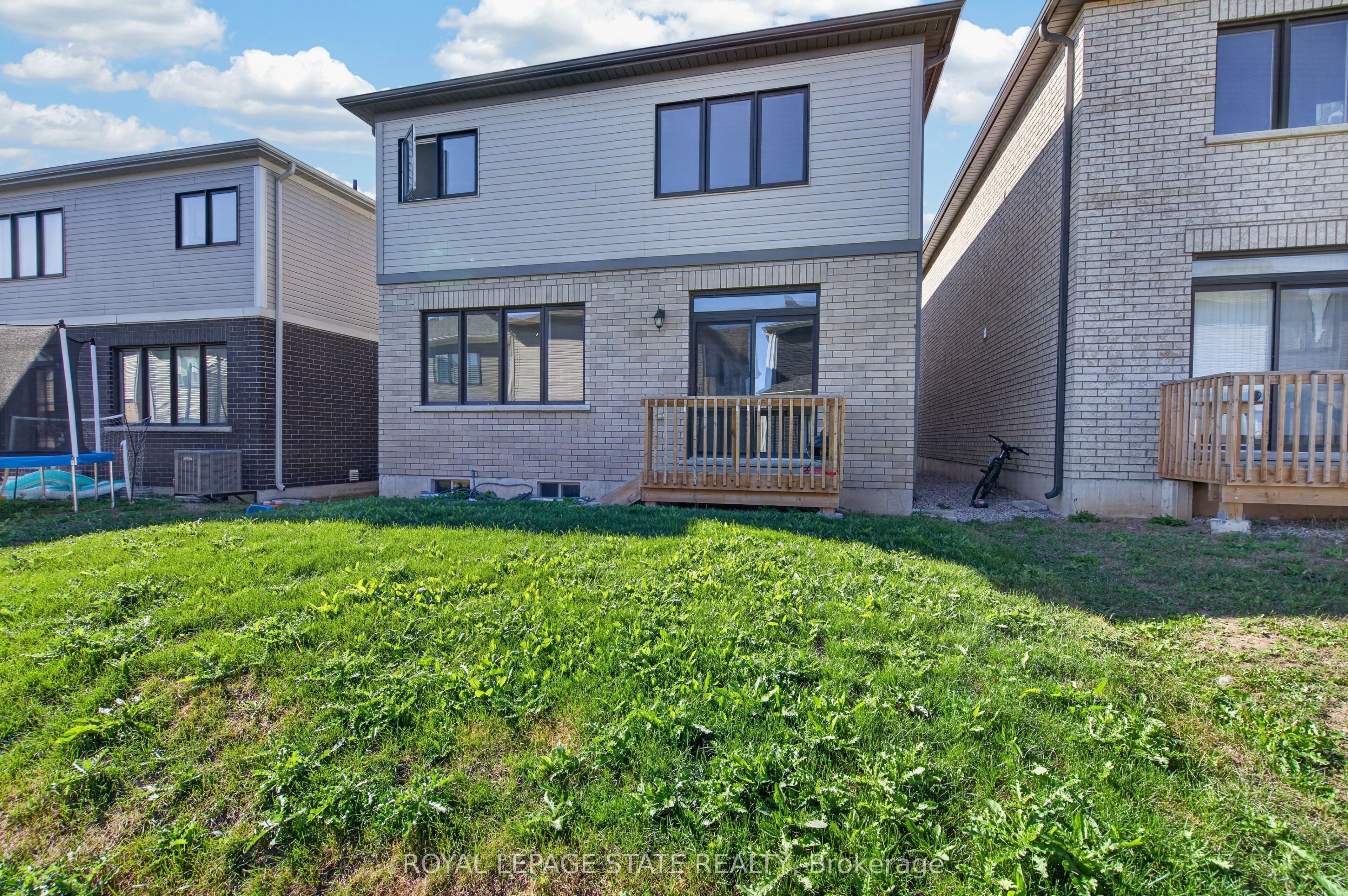 57 Wintergreen Crescent Property Photo 39
