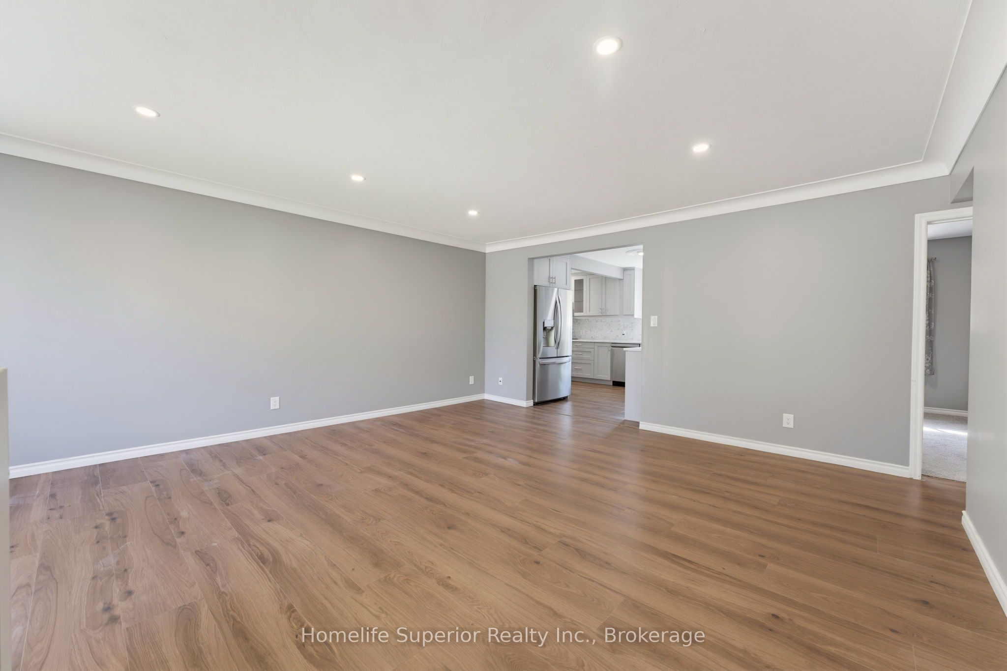 41 Wiltshire Drive N Property Photo 6
