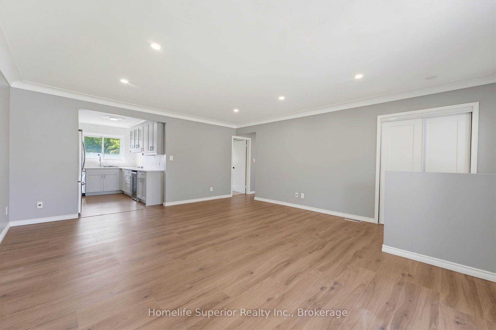 41 Wiltshire Drive N Property Photo 7