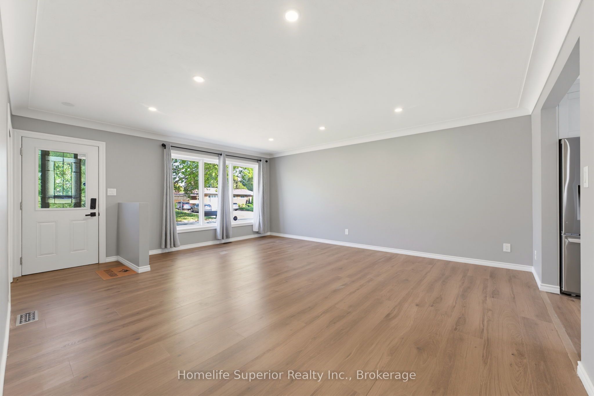 41 Wiltshire Drive N Property Photo 8
