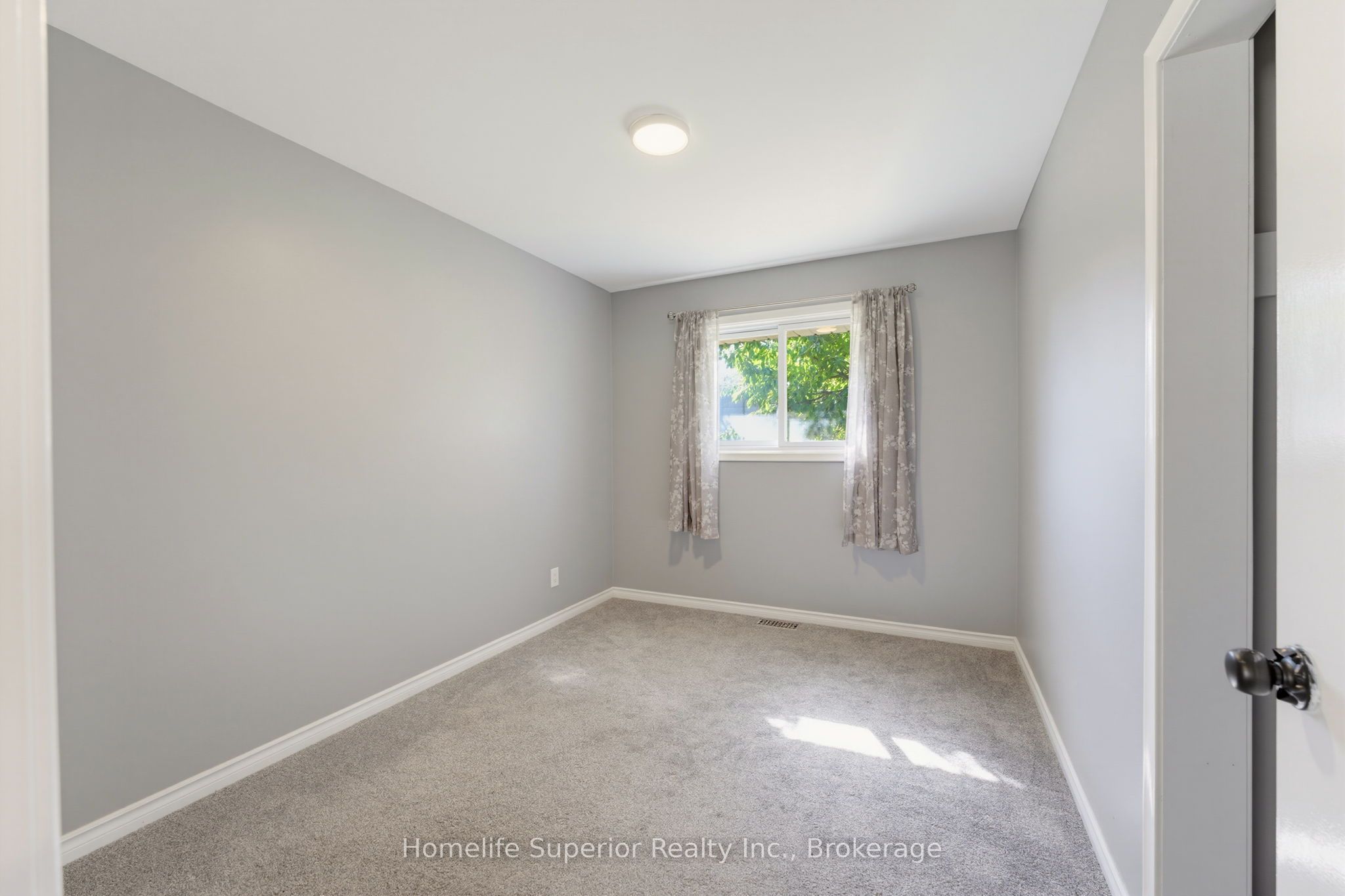 41 Wiltshire Drive N Property Photo 13
