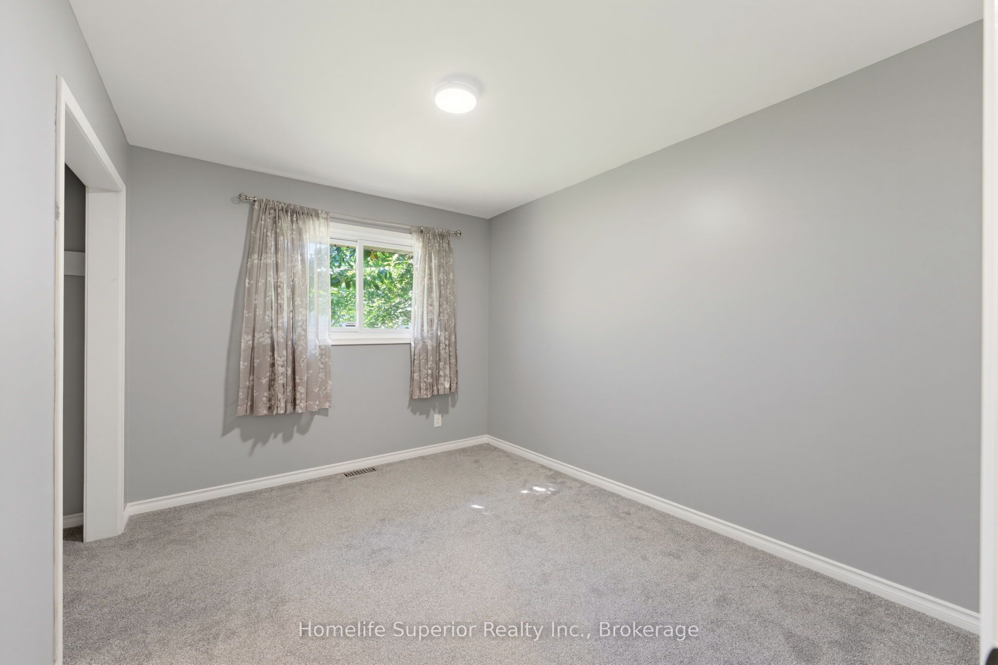 41 Wiltshire Drive N Property Photo 14