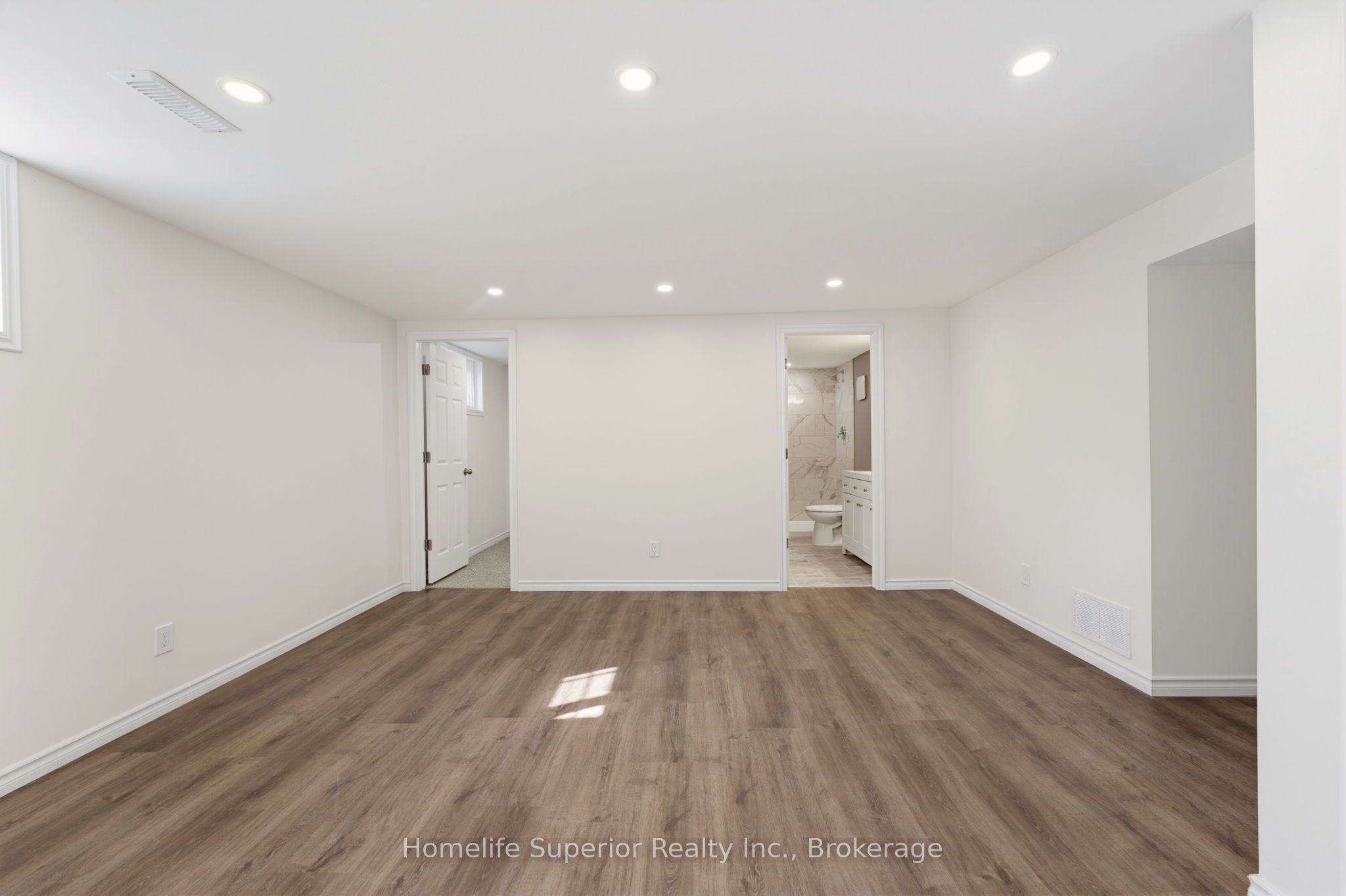 41 Wiltshire Drive N Property Photo 19