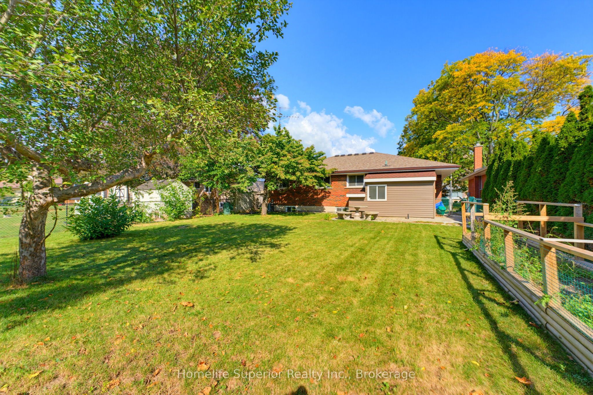 41 Wiltshire Drive N Property Photo 29