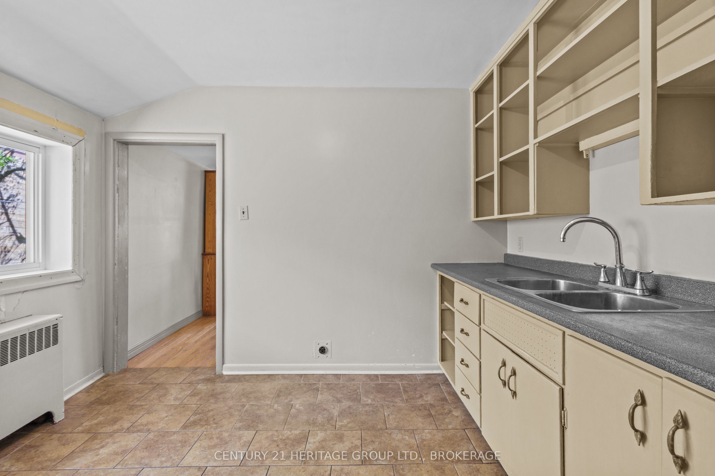 135 James Street Property Photo 13