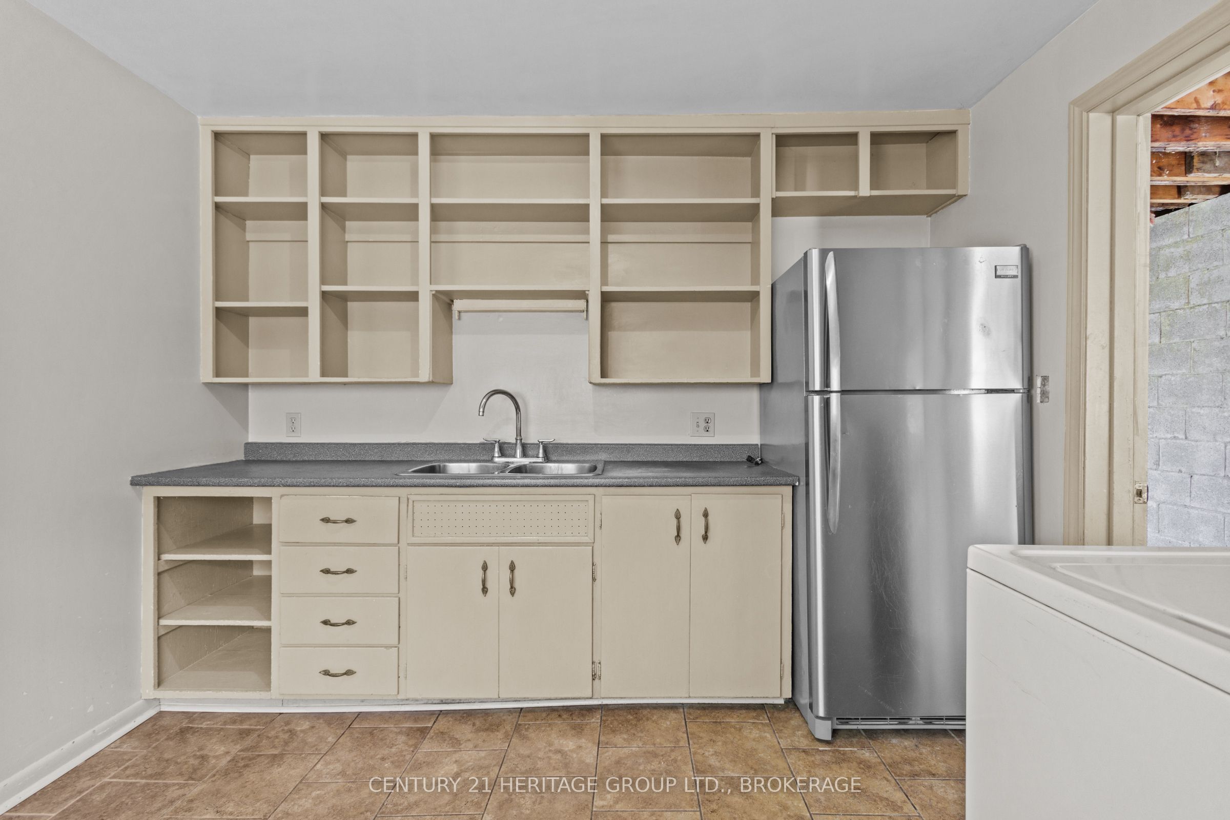 135 James Street Property Photo 15