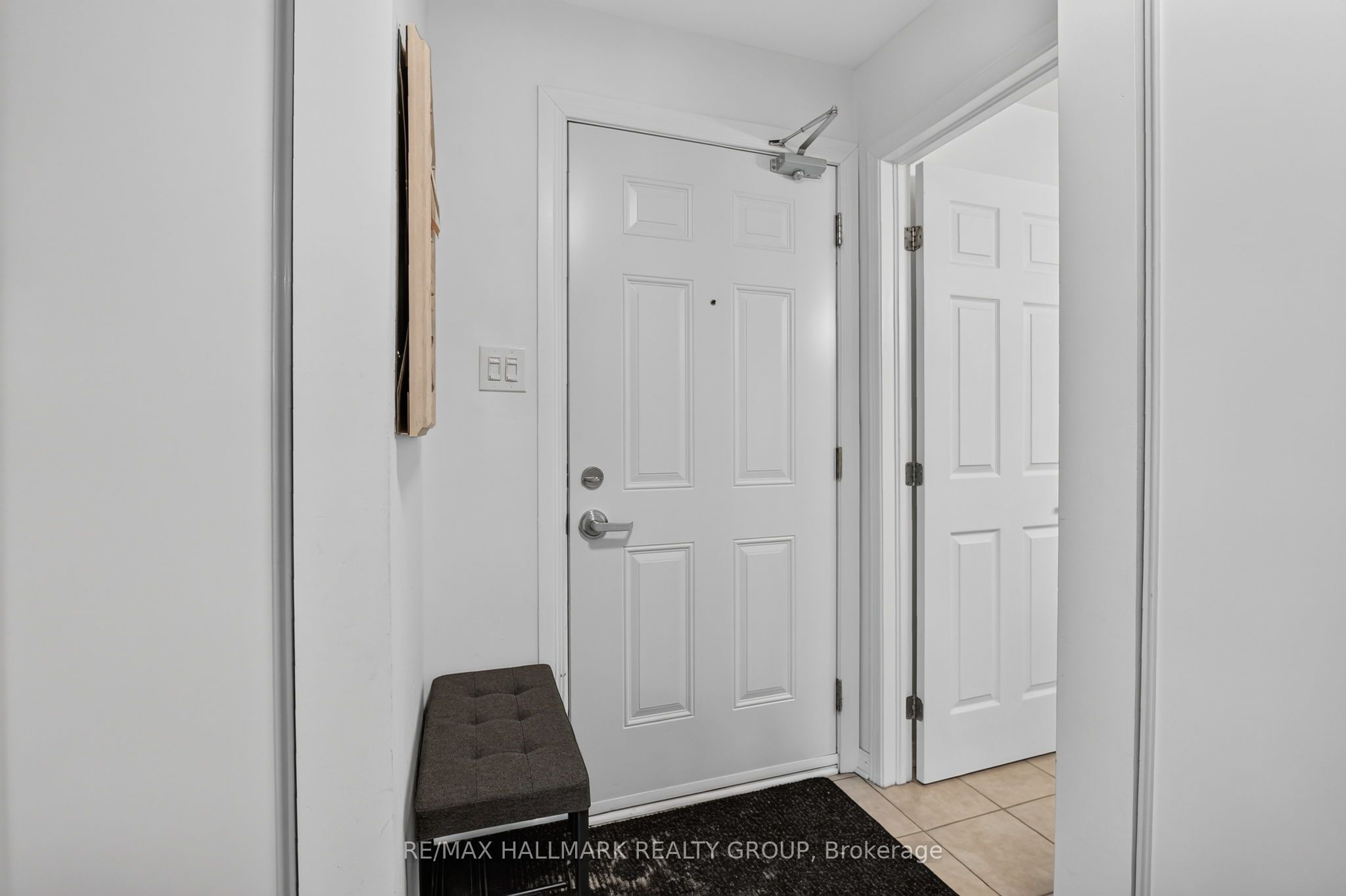 646 Cummings Avenue 304 Property Photo 23