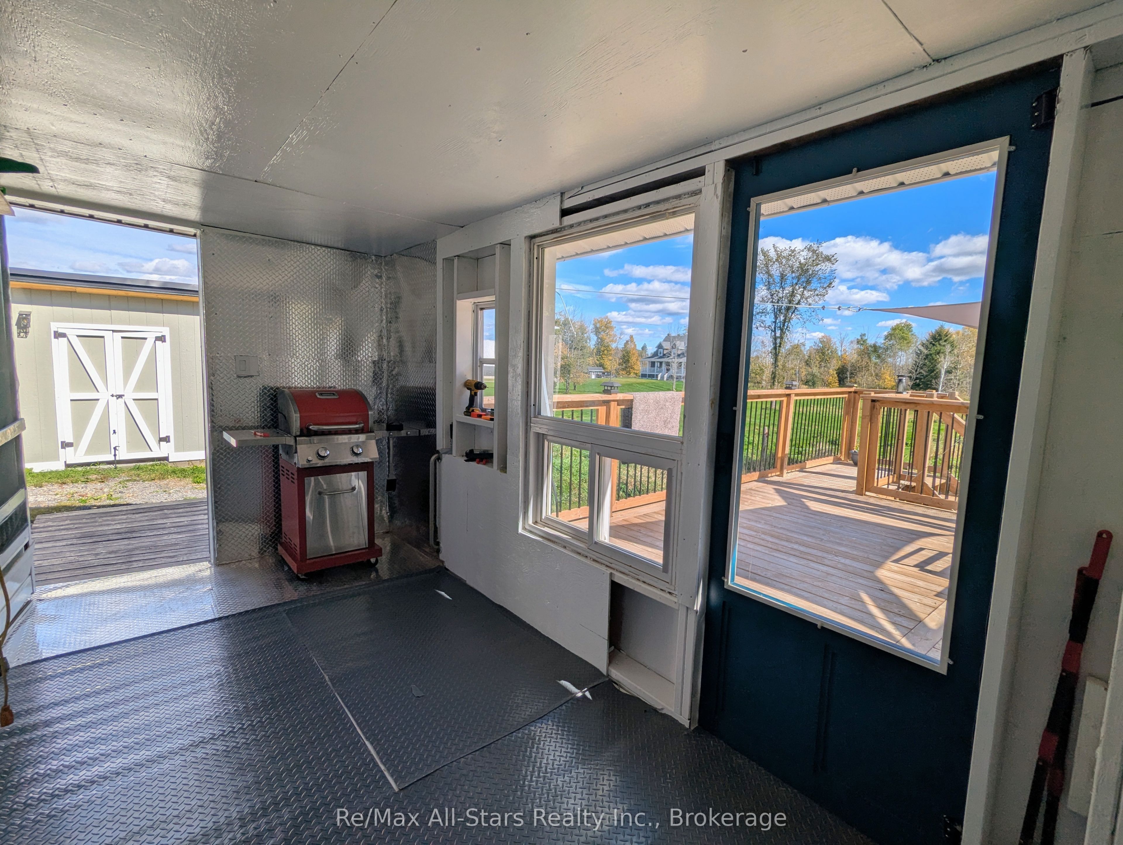 857 Perth Road Property Photo 27
