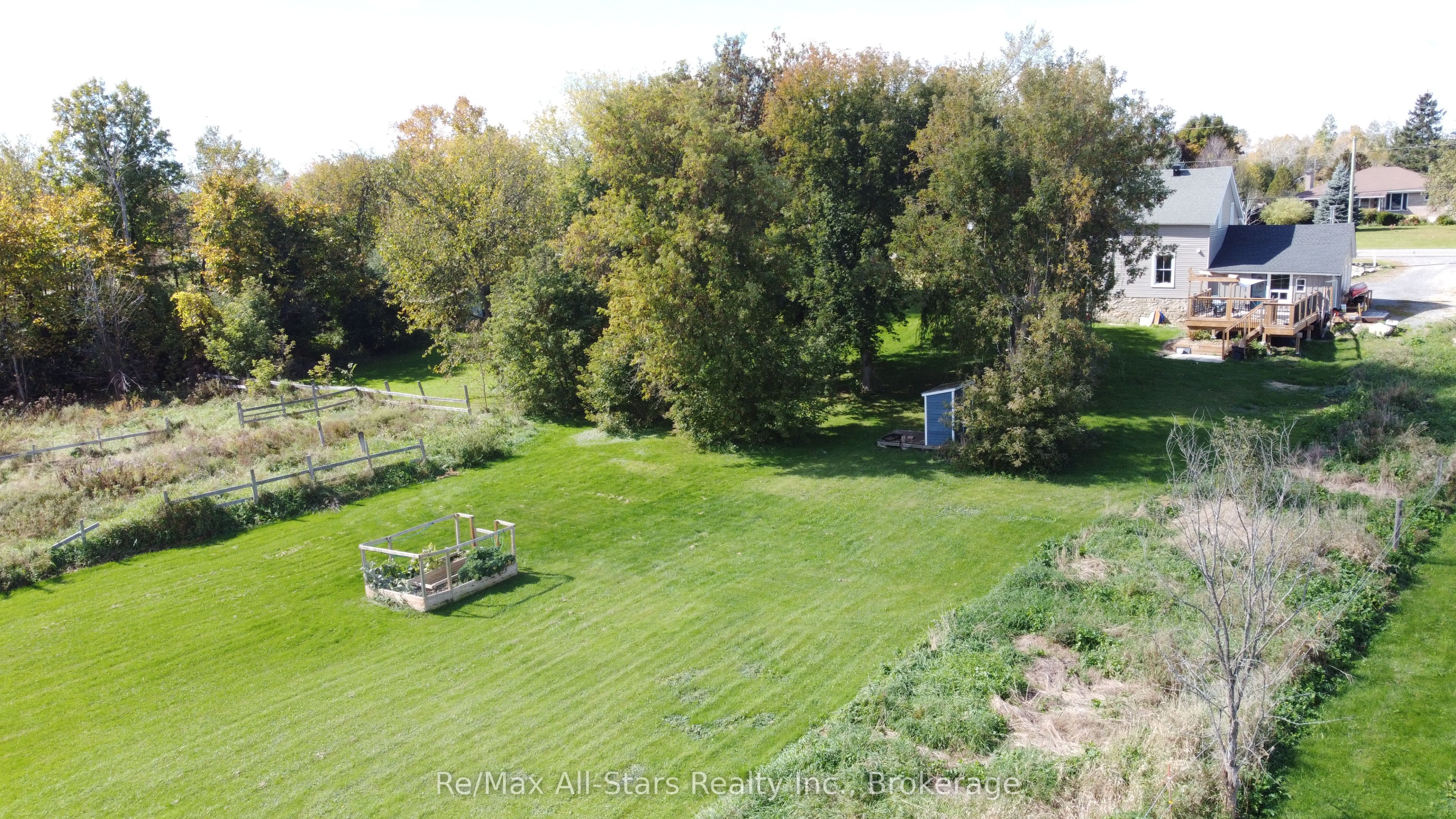 857 Perth Road Property Photo 36