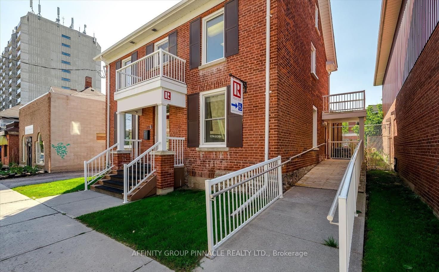 273 Charlotte Street UPPER Property Photo 1