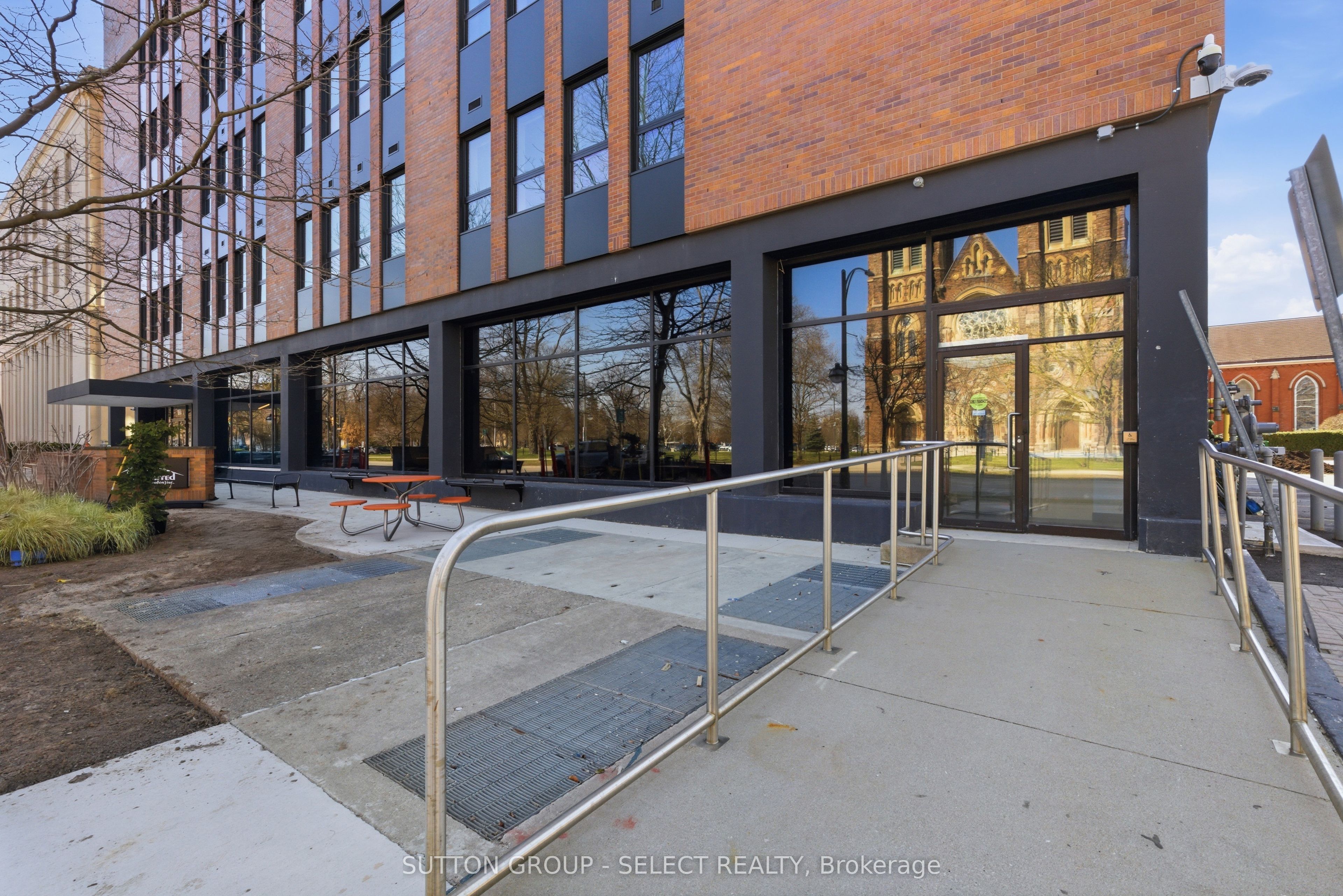 195 Dufferin Avenue 713 Property Photo 4