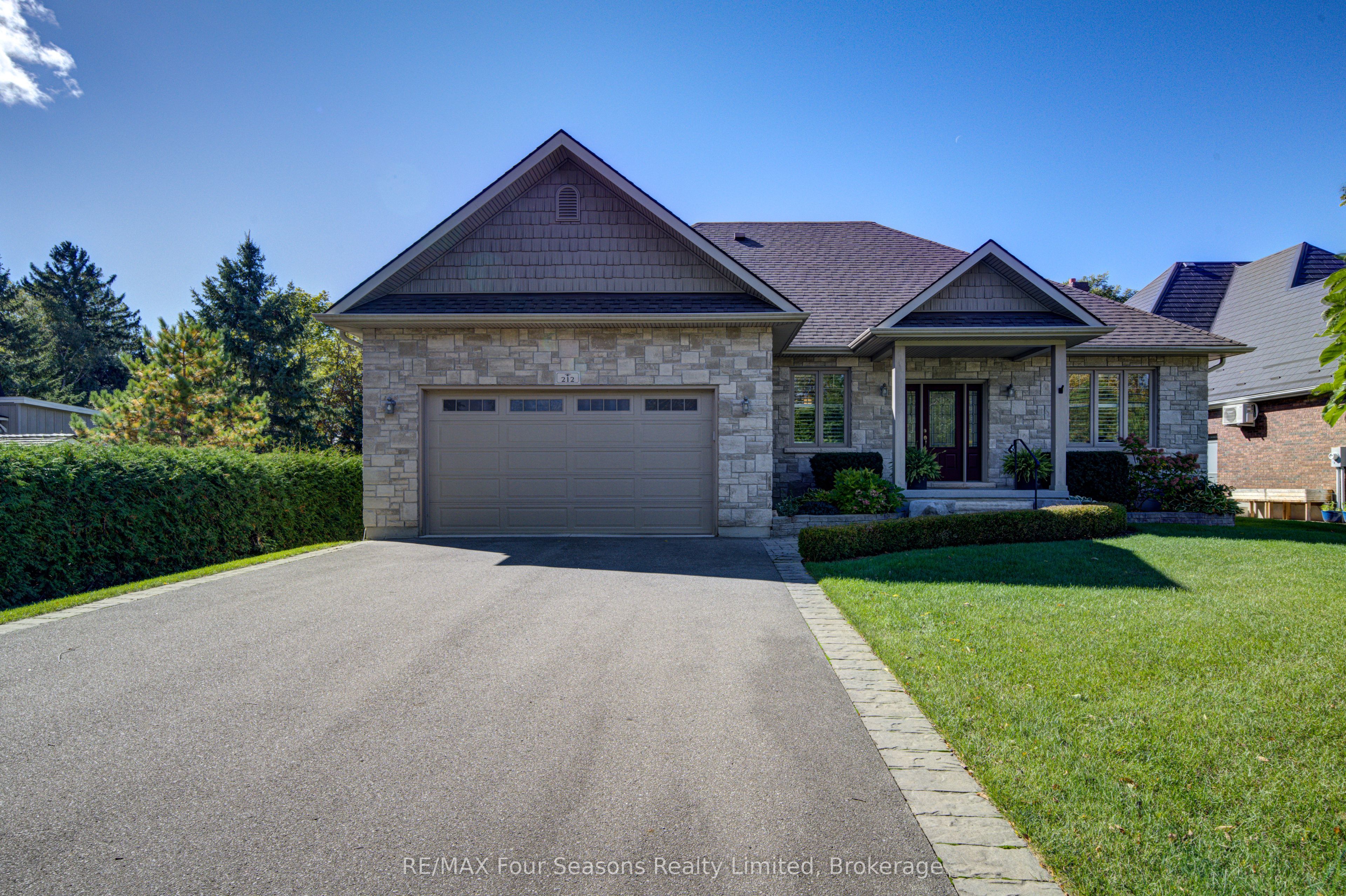 212 Pearson Street Property Photo 1