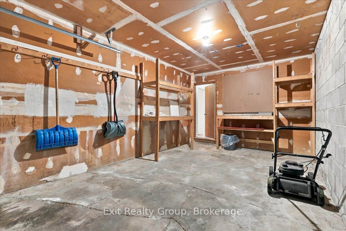5 Flint Drive Property Photo 28