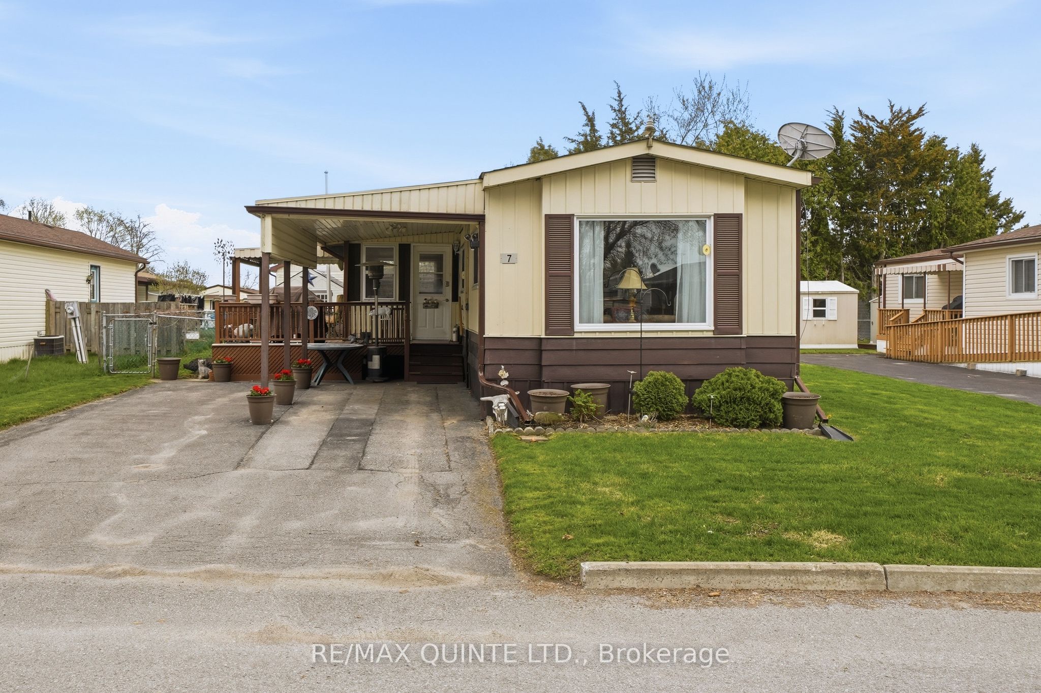 7 Finch Lane Property Photo 4