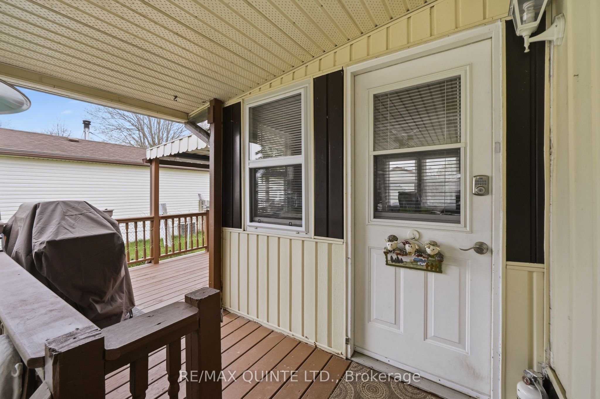 7 Finch Lane Property Photo 5