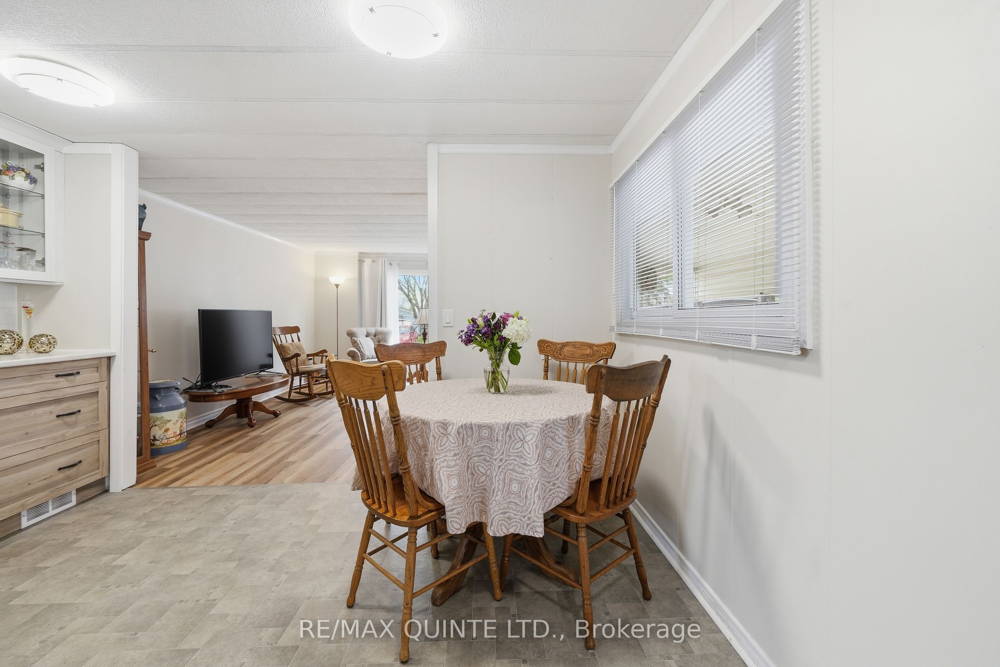 7 Finch Lane Property Photo 10