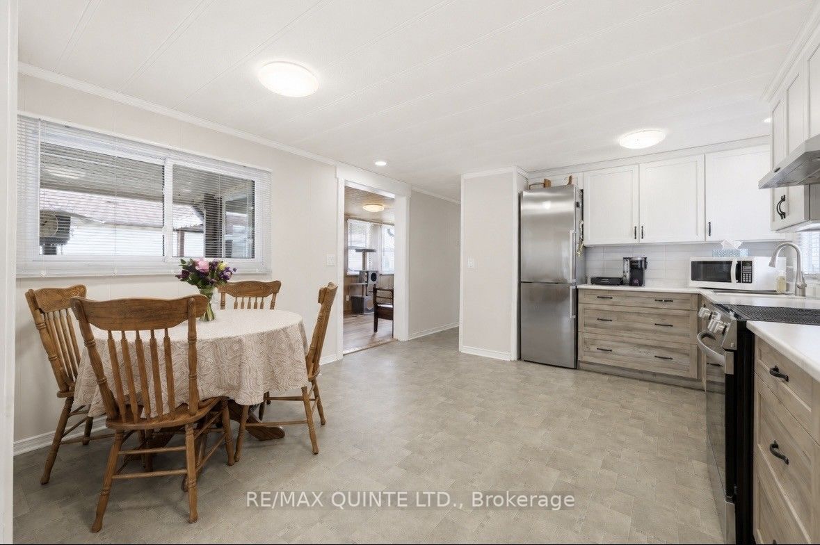 7 Finch Lane Property Photo 11