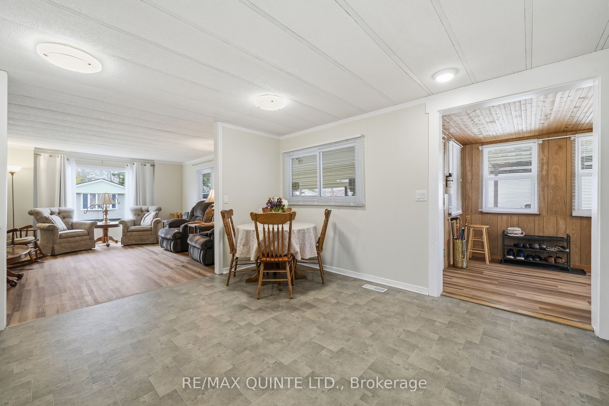 7 Finch Lane Property Photo 12