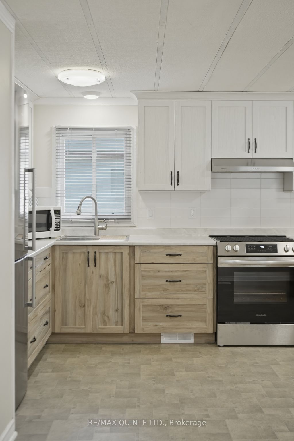 7 Finch Lane Property Photo 16